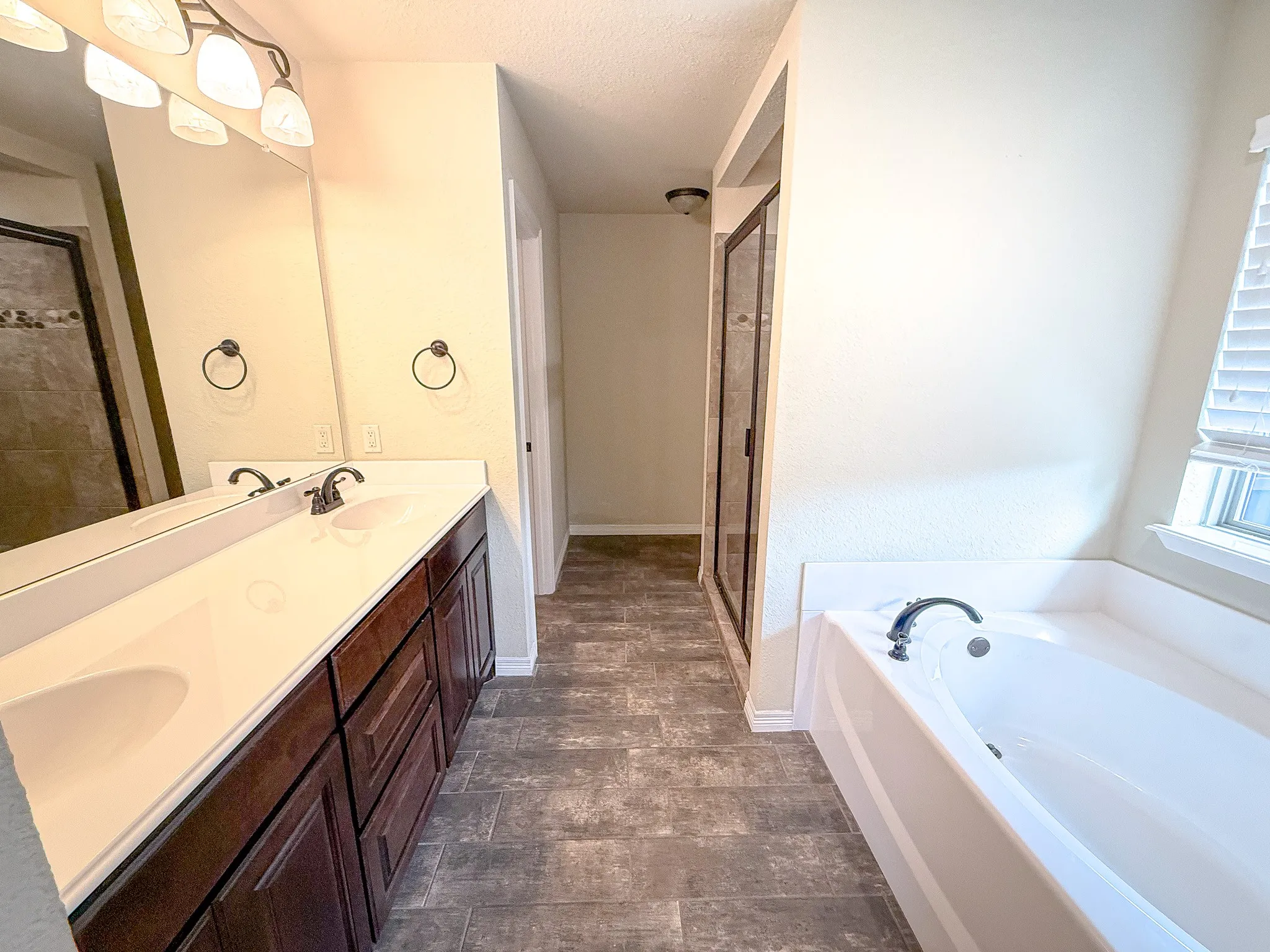Single Family Residence For Sale in Ellis County , 103 Palomino Drive, Palmer, Texas 75152, 3 Bedrooms, 2 Bathrooms, 2 Garage spaces, 1,519 Sqft, built in 2016, Price $330,000, mls#21258075, Real Estate Agent in Palmer, Homes For Sale in Ellis county, Homes For Sale in Palmer, Realtor in Palmer Texas, Real Estate Brokerage Independent Realty Texas, Luminita Cordes Realtor