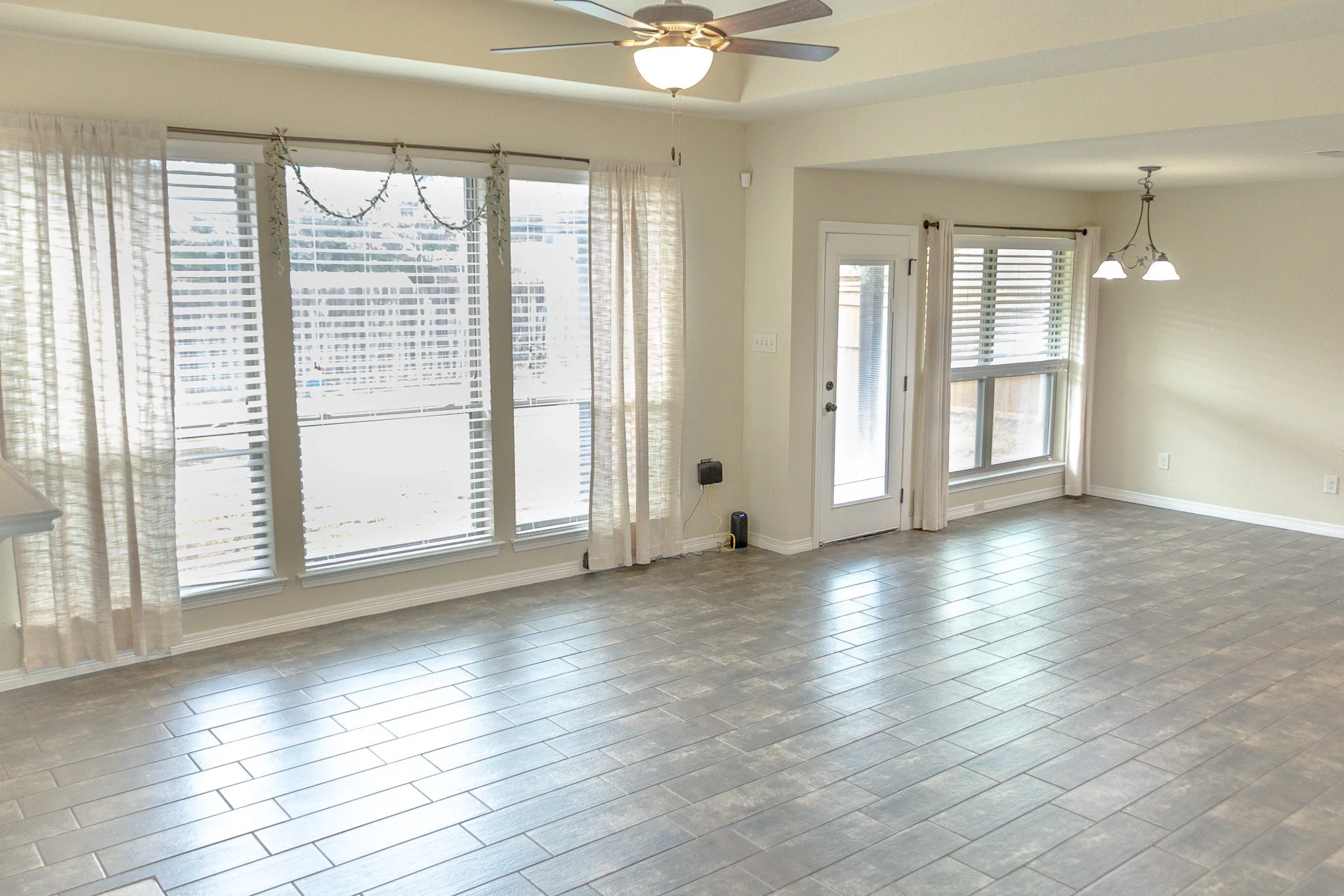 Single Family Residence For Sale in Ellis County , 103 Palomino Drive, Palmer, Texas 75152, 3 Bedrooms, 2 Bathrooms, 2 Garage spaces, 1,519 Sqft, built in 2016, Price $330,000, mls#21258075, Real Estate Agent in Palmer, Homes For Sale in Ellis county, Homes For Sale in Palmer, Realtor in Palmer Texas, Real Estate Brokerage Independent Realty Texas, Luminita Cordes Realtor
