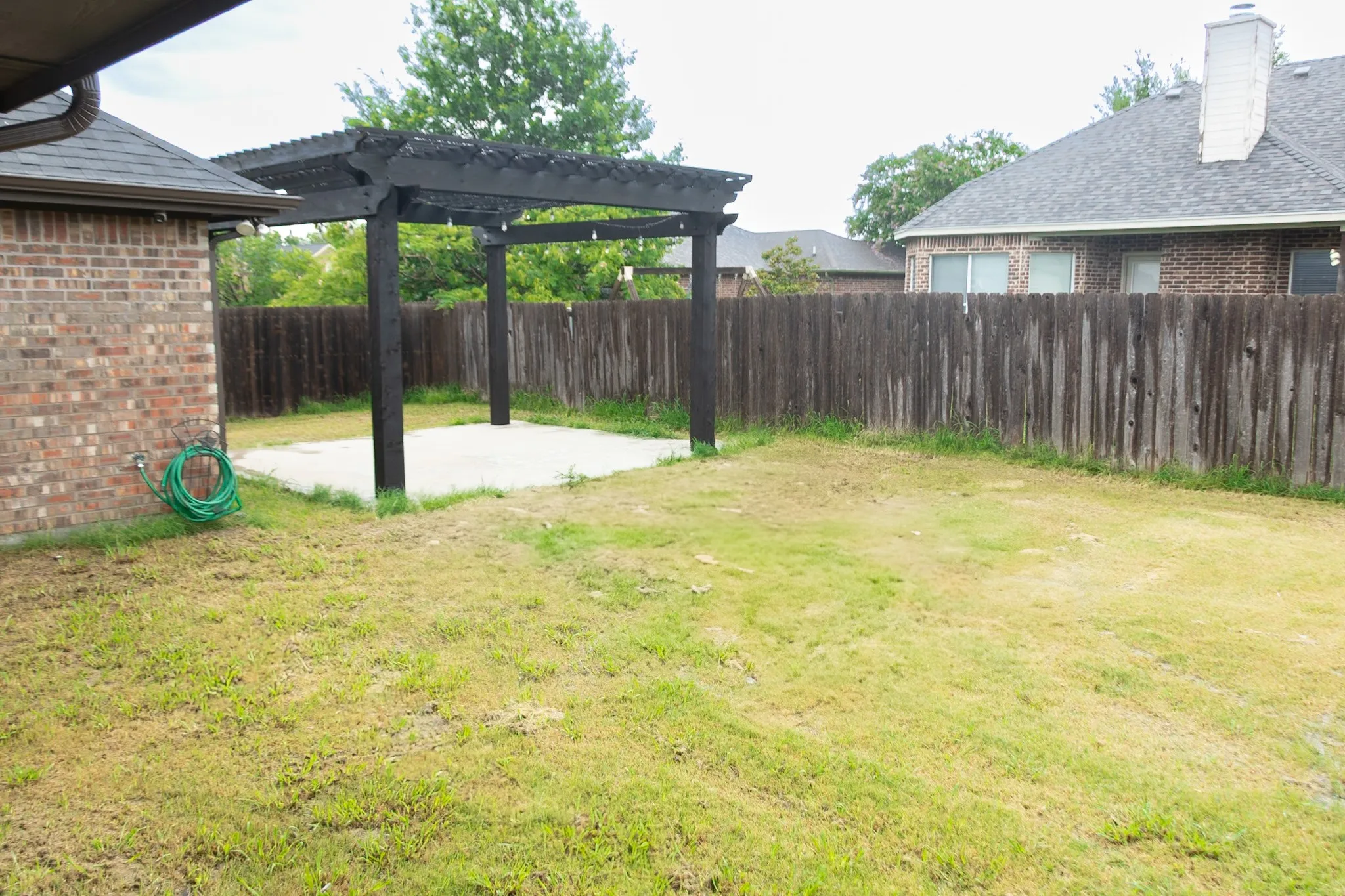 Single Family Residence For Sale in Ellis County , 103 Palomino Drive, Palmer, Texas 75152, 3 Bedrooms, 2 Bathrooms, 2 Garage spaces, 1,519 Sqft, built in 2016, Price $330,000, mls#21258075, Real Estate Agent in Palmer, Homes For Sale in Ellis county, Homes For Sale in Palmer, Realtor in Palmer Texas, Real Estate Brokerage Independent Realty Texas, Luminita Cordes Realtor