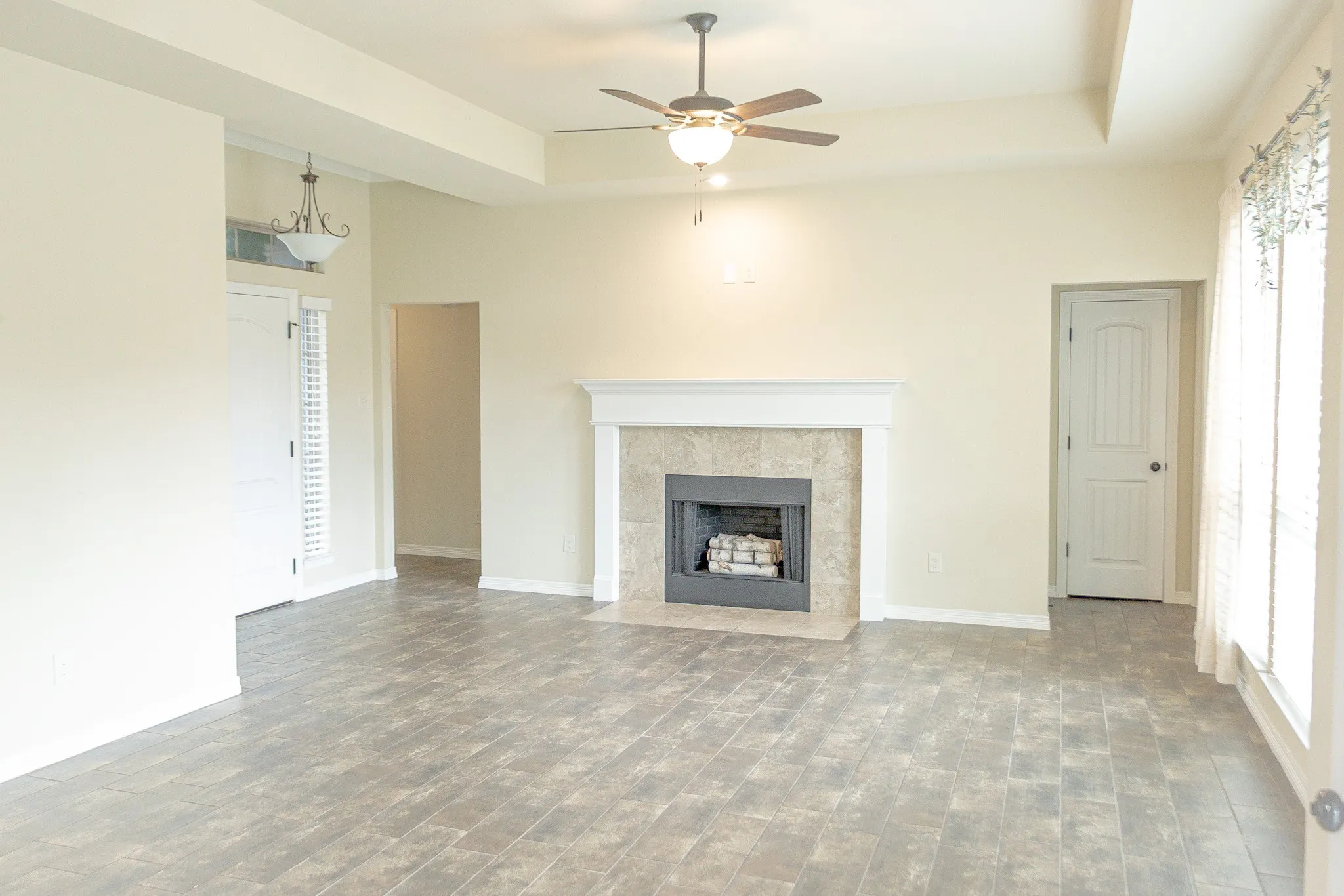 Single Family Residence For Sale in Ellis County , 103 Palomino Drive, Palmer, Texas 75152, 3 Bedrooms, 2 Bathrooms, 2 Garage spaces, 1,519 Sqft, built in 2016, Price $330,000, mls#21258075, Real Estate Agent in Palmer, Homes For Sale in Ellis county, Homes For Sale in Palmer, Realtor in Palmer Texas, Real Estate Brokerage Independent Realty Texas, Luminita Cordes Realtor
