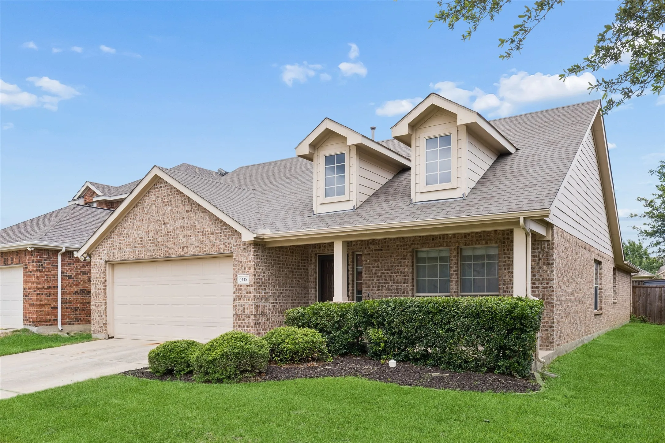 Single Family Residence For Sale in Collin County , 9712 Starfire Drive, Mc Kinney, Texas 75072, 4 Bedroom, 2 Bathroom, 2 Garage spaces, 2,045 Sqft, built in 2009, mls#21263965, Real Estate Agent in Mc Kinney, Homes For Sale in Collin county, Homes For Sale in Mc Kinney, Realtor in Mc Kinney Texas, Real Estate Brokerage Independent Realty Texas, Luminita Cordes Realtor
