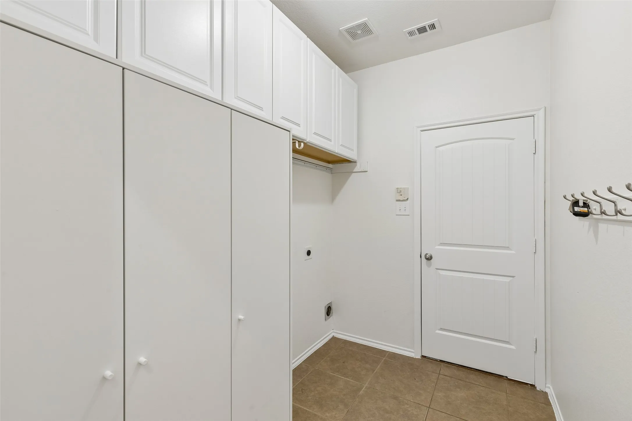 Single Family Residence For Sale in Collin County , 9712 Starfire Drive, Mc Kinney, Texas 75072, 4 Bedroom, 2 Bathroom, 2 Garage spaces, 2,045 Sqft, built in 2009, mls#21263965, Real Estate Agent in Mc Kinney, Homes For Sale in Collin county, Homes For Sale in Mc Kinney, Realtor in Mc Kinney Texas, Real Estate Brokerage Independent Realty Texas, Luminita Cordes Realtor
