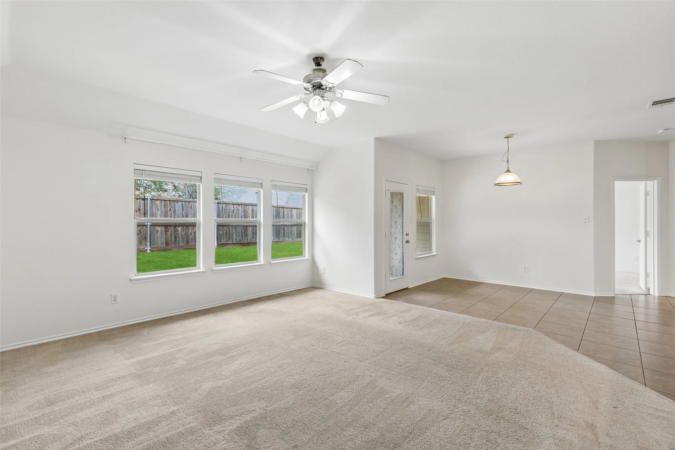 Single Family Residence For Sale in Collin County , 9712 Starfire Drive, Mc Kinney, Texas 75072, 4 Bedroom, 2 Bathroom, 2 Garage spaces, 2,045 Sqft, built in 2009, mls#21263965, Real Estate Agent in Mc Kinney, Homes For Sale in Collin county, Homes For Sale in Mc Kinney, Realtor in Mc Kinney Texas, Real Estate Brokerage Independent Realty Texas, Luminita Cordes Realtor