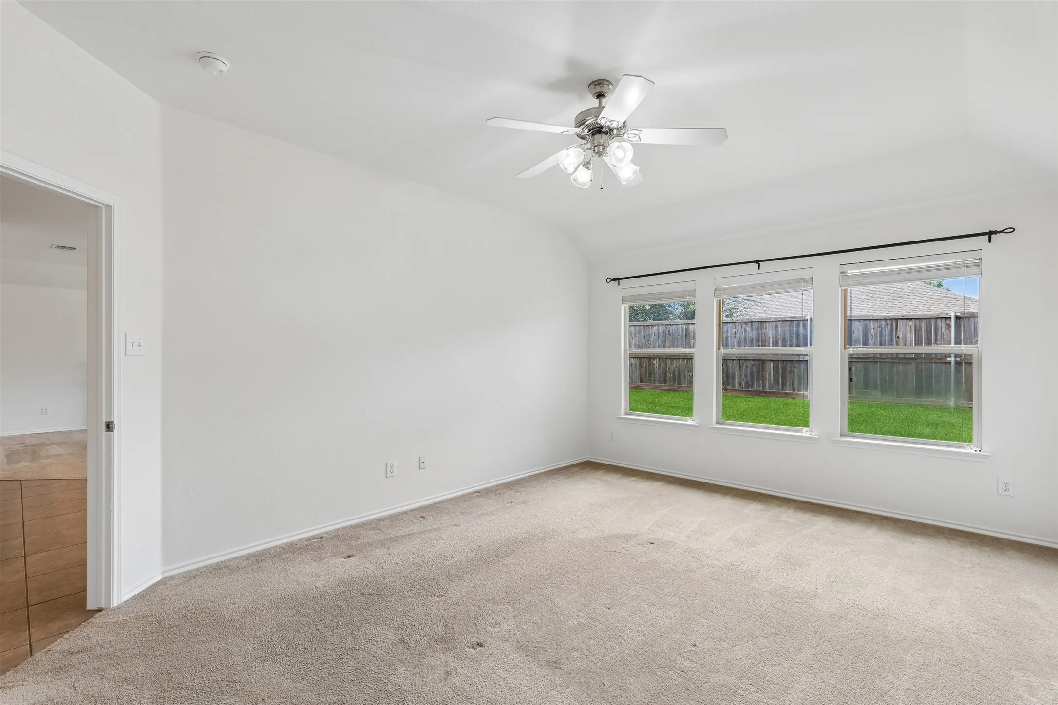 Single Family Residence For Sale in Collin County , 9712 Starfire Drive, Mc Kinney, Texas 75072, 4 Bedroom, 2 Bathroom, 2 Garage spaces, 2,045 Sqft, built in 2009, mls#21263965, Real Estate Agent in Mc Kinney, Homes For Sale in Collin county, Homes For Sale in Mc Kinney, Realtor in Mc Kinney Texas, Real Estate Brokerage Independent Realty Texas, Luminita Cordes Realtor