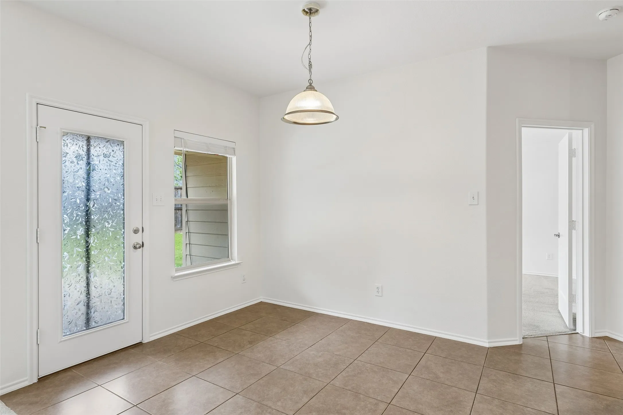 Single Family Residence For Sale in Collin County , 9712 Starfire Drive, Mc Kinney, Texas 75072, 4 Bedroom, 2 Bathroom, 2 Garage spaces, 2,045 Sqft, built in 2009, mls#21263965, Real Estate Agent in Mc Kinney, Homes For Sale in Collin county, Homes For Sale in Mc Kinney, Realtor in Mc Kinney Texas, Real Estate Brokerage Independent Realty Texas, Luminita Cordes Realtor
