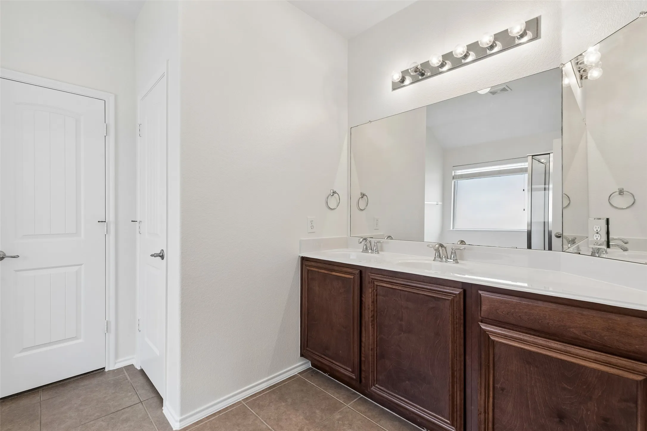 Single Family Residence For Sale in Collin County , 9712 Starfire Drive, Mc Kinney, Texas 75072, 4 Bedroom, 2 Bathroom, 2 Garage spaces, 2,045 Sqft, built in 2009, mls#21263965, Real Estate Agent in Mc Kinney, Homes For Sale in Collin county, Homes For Sale in Mc Kinney, Realtor in Mc Kinney Texas, Real Estate Brokerage Independent Realty Texas, Luminita Cordes Realtor