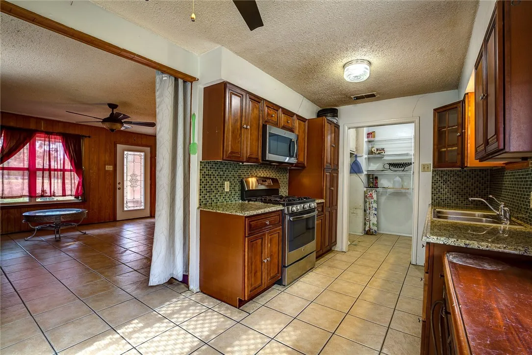 Kitchen & 3 rooms