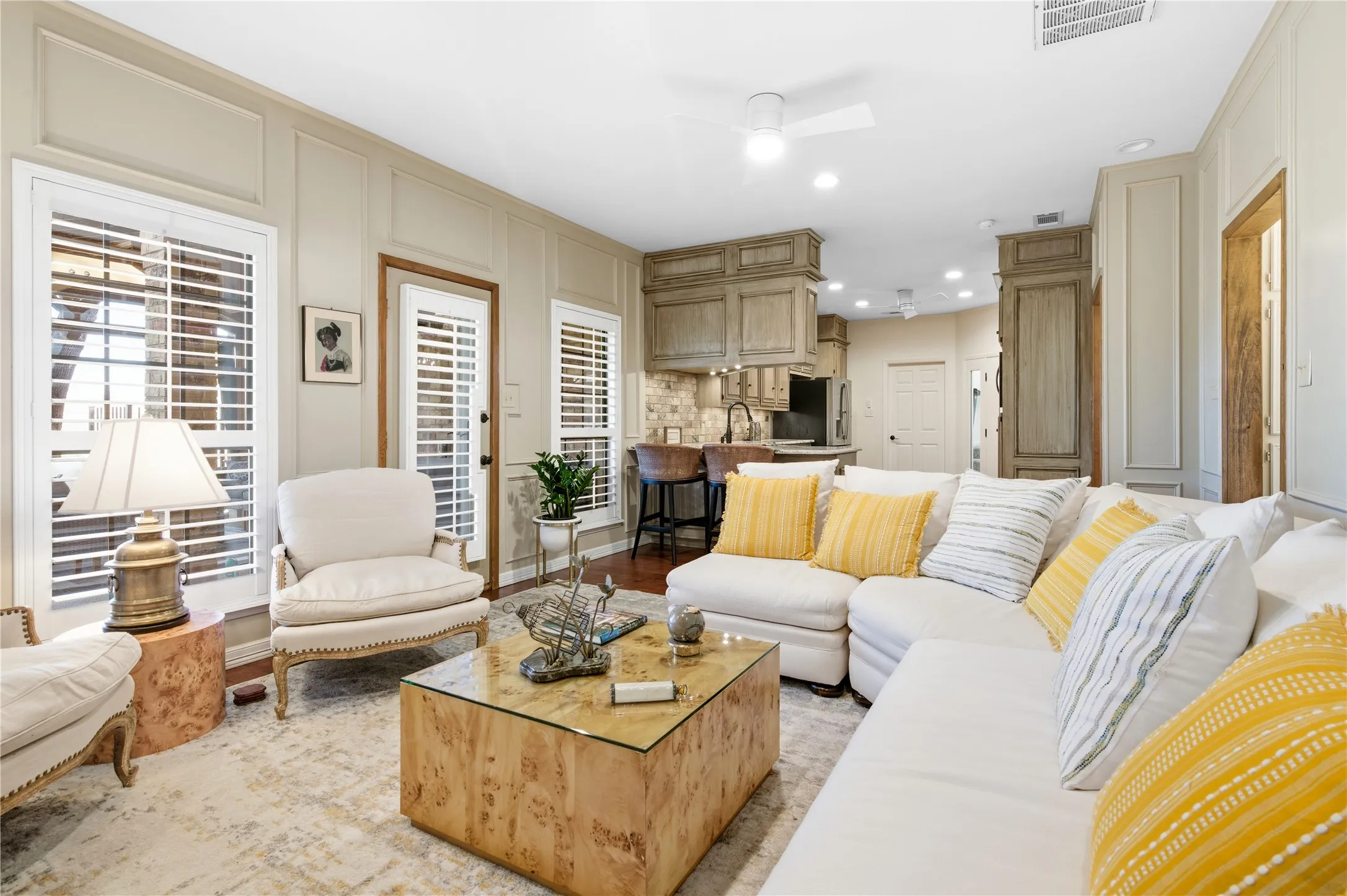 Single Family Residence For Sale in Taylor County , 125 Lytle Place Drive, Abilene, Texas 79602, 5 Bedroom, 4 Bathroom, 2 Garage spaces, 3,505 Sqft, built in 1982, mls#21263992, Real Estate Agent in Abilene, Homes For Sale in Taylor county, Homes For Sale in Abilene, Realtor in Abilene Texas, Real Estate Brokerage Independent Realty Texas, Luminita Cordes Realtor