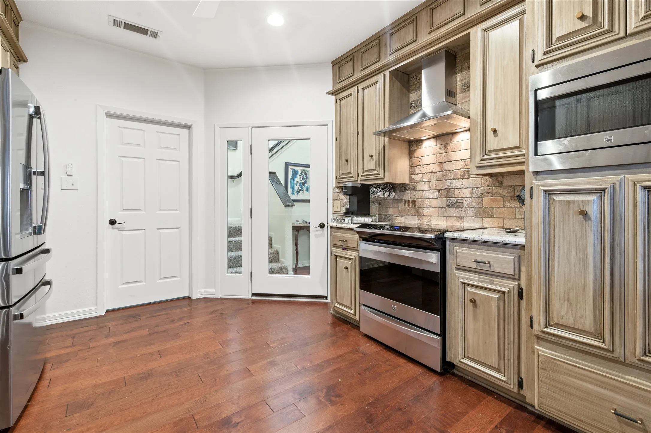 Single Family Residence For Sale in Taylor County , 125 Lytle Place Drive, Abilene, Texas 79602, 5 Bedroom, 4 Bathroom, 2 Garage spaces, 3,505 Sqft, built in 1982, mls#21263992, Real Estate Agent in Abilene, Homes For Sale in Taylor county, Homes For Sale in Abilene, Realtor in Abilene Texas, Real Estate Brokerage Independent Realty Texas, Luminita Cordes Realtor