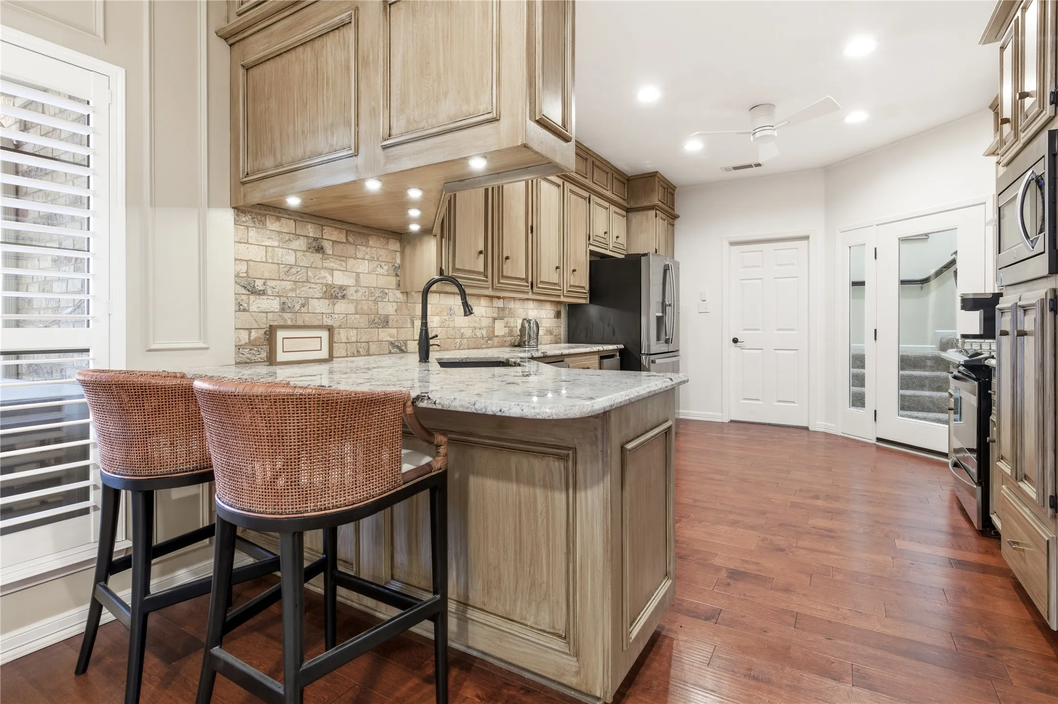 Single Family Residence For Sale in Taylor County , 125 Lytle Place Drive, Abilene, Texas 79602, 5 Bedroom, 4 Bathroom, 2 Garage spaces, 3,505 Sqft, built in 1982, mls#21263992, Real Estate Agent in Abilene, Homes For Sale in Taylor county, Homes For Sale in Abilene, Realtor in Abilene Texas, Real Estate Brokerage Independent Realty Texas, Luminita Cordes Realtor
