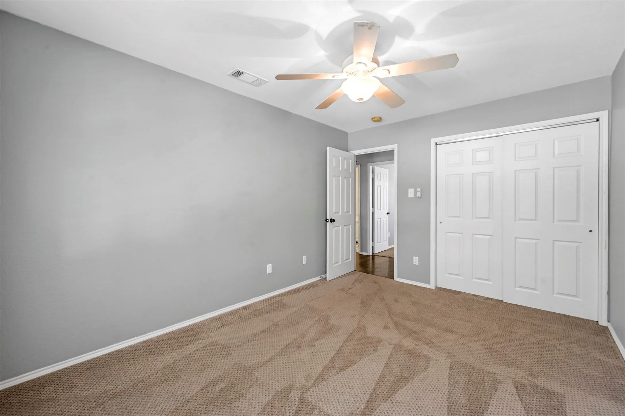 Single Family Residence For Sale in Denton County , 1516 Sequoia Grove Lane, Lewisville, Texas 75067, 3 Bedroom, 3 Bathroom, 2 Garage spaces, 2,255 Sqft, built in 2002, mls#21258243, Real Estate Agent in Lewisville, Homes For Sale in Denton county, Homes For Sale in Lewisville, Realtor in Lewisville Texas, Real Estate Brokerage Independent Realty Texas, Luminita Cordes Realtor