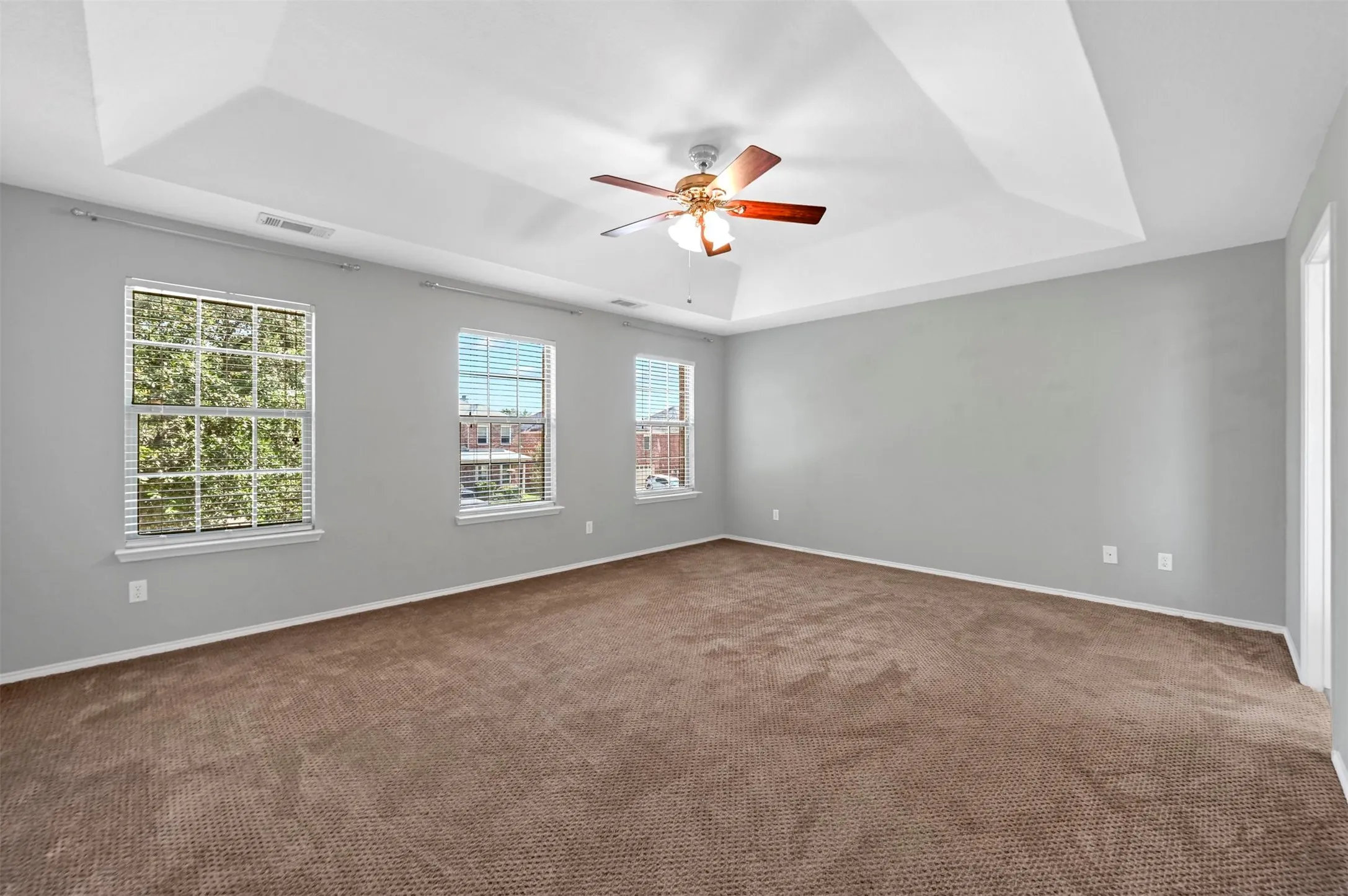 Single Family Residence For Sale in Denton County , 1516 Sequoia Grove Lane, Lewisville, Texas 75067, 3 Bedroom, 3 Bathroom, 2 Garage spaces, 2,255 Sqft, built in 2002, mls#21258243, Real Estate Agent in Lewisville, Homes For Sale in Denton county, Homes For Sale in Lewisville, Realtor in Lewisville Texas, Real Estate Brokerage Independent Realty Texas, Luminita Cordes Realtor