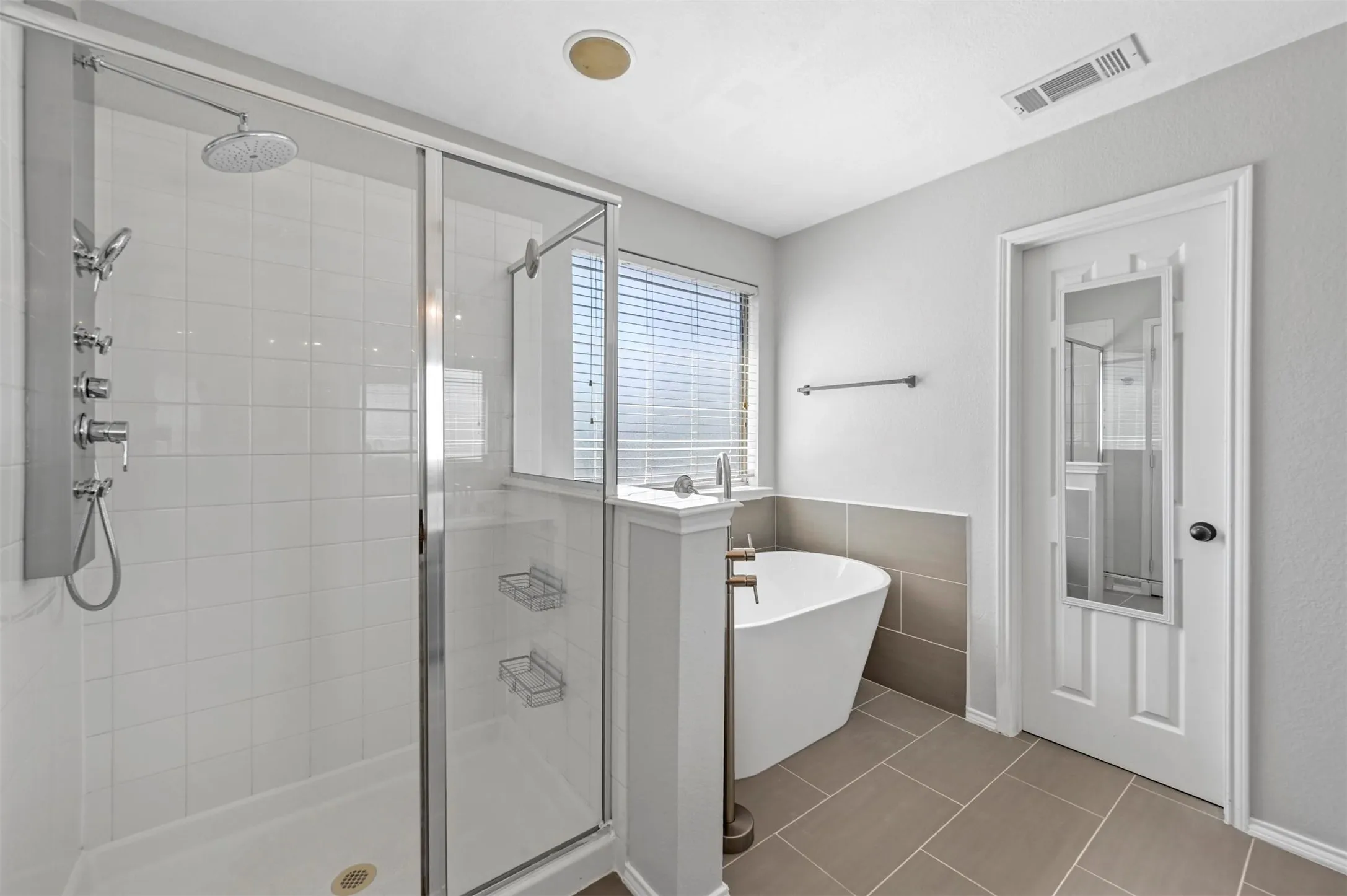 Single Family Residence For Sale in Denton County , 1516 Sequoia Grove Lane, Lewisville, Texas 75067, 3 Bedroom, 3 Bathroom, 2 Garage spaces, 2,255 Sqft, built in 2002, mls#21258243, Real Estate Agent in Lewisville, Homes For Sale in Denton county, Homes For Sale in Lewisville, Realtor in Lewisville Texas, Real Estate Brokerage Independent Realty Texas, Luminita Cordes Realtor