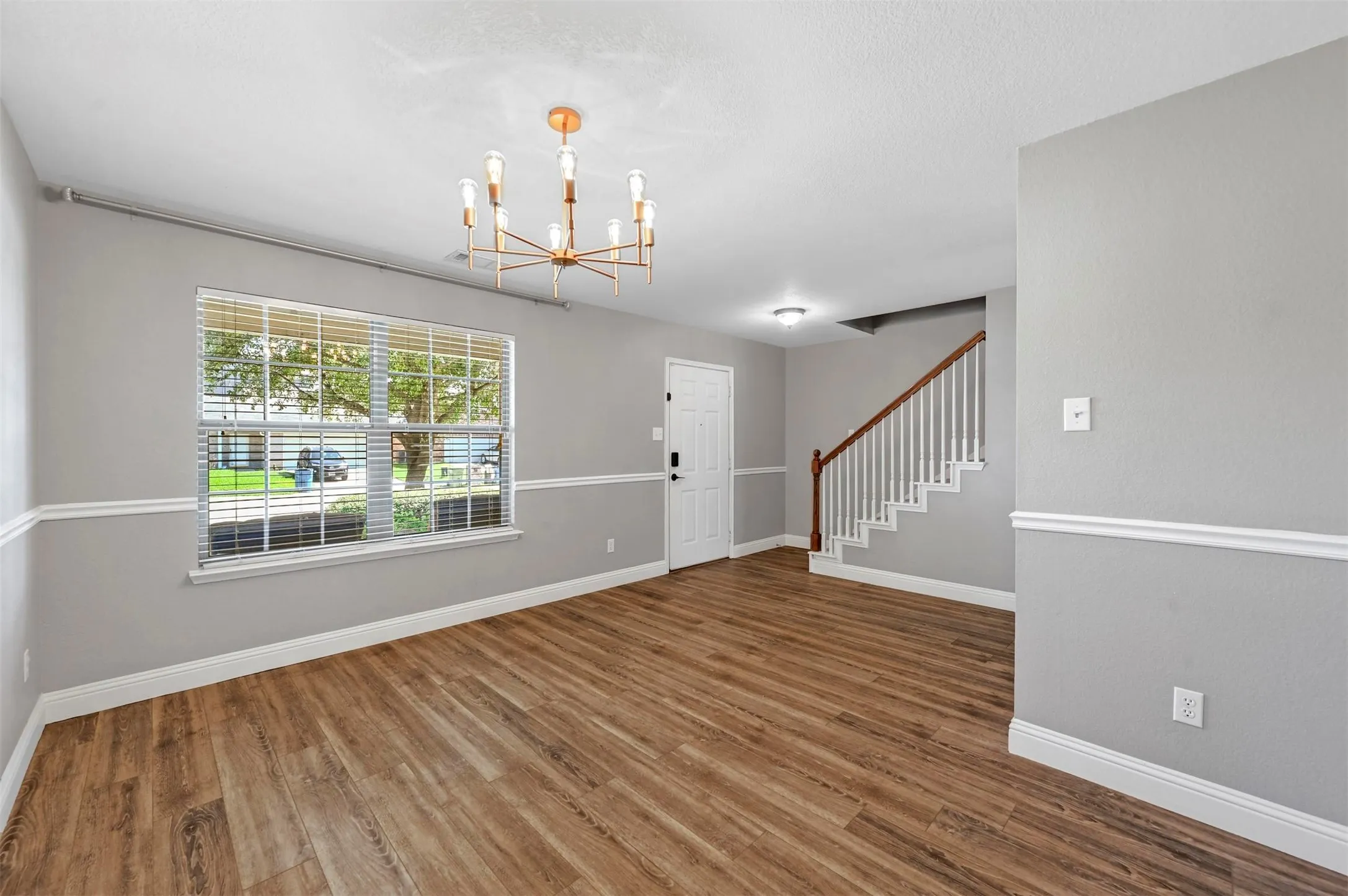 Single Family Residence For Sale in Denton County , 1516 Sequoia Grove Lane, Lewisville, Texas 75067, 3 Bedroom, 3 Bathroom, 2 Garage spaces, 2,255 Sqft, built in 2002, mls#21258243, Real Estate Agent in Lewisville, Homes For Sale in Denton county, Homes For Sale in Lewisville, Realtor in Lewisville Texas, Real Estate Brokerage Independent Realty Texas, Luminita Cordes Realtor