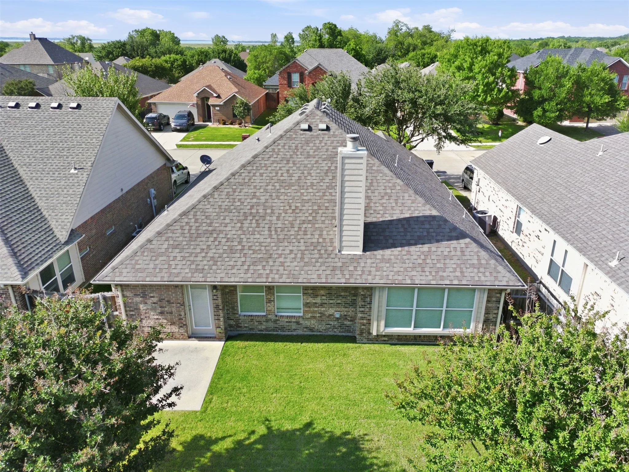 Single Family Residence For Sale in Collin County , 924 Bowie Drive, Lavon, Texas 75166, 3 Bedroom, 2 Bathroom, 2 Garage spaces, 1,518 Sqft, built in 2008, mls#21264034, Real Estate Agent in Lavon, Homes For Sale in Collin county, Homes For Sale in Lavon, Realtor in Lavon Texas, Real Estate Brokerage Independent Realty Texas, Luminita Cordes Realtor