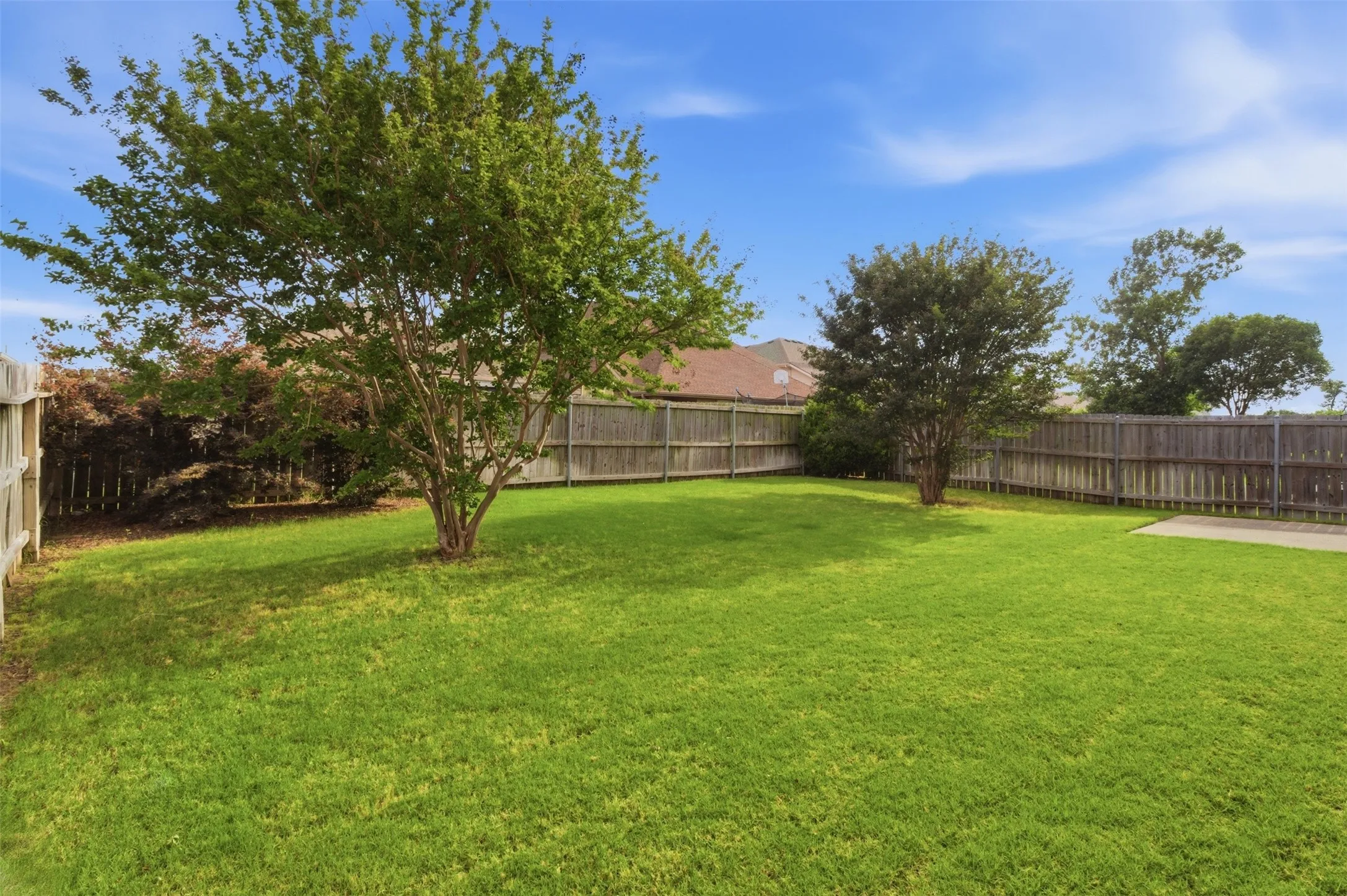 Single Family Residence For Sale in Collin County , 924 Bowie Drive, Lavon, Texas 75166, 3 Bedroom, 2 Bathroom, 2 Garage spaces, 1,518 Sqft, built in 2008, mls#21264034, Real Estate Agent in Lavon, Homes For Sale in Collin county, Homes For Sale in Lavon, Realtor in Lavon Texas, Real Estate Brokerage Independent Realty Texas, Luminita Cordes Realtor