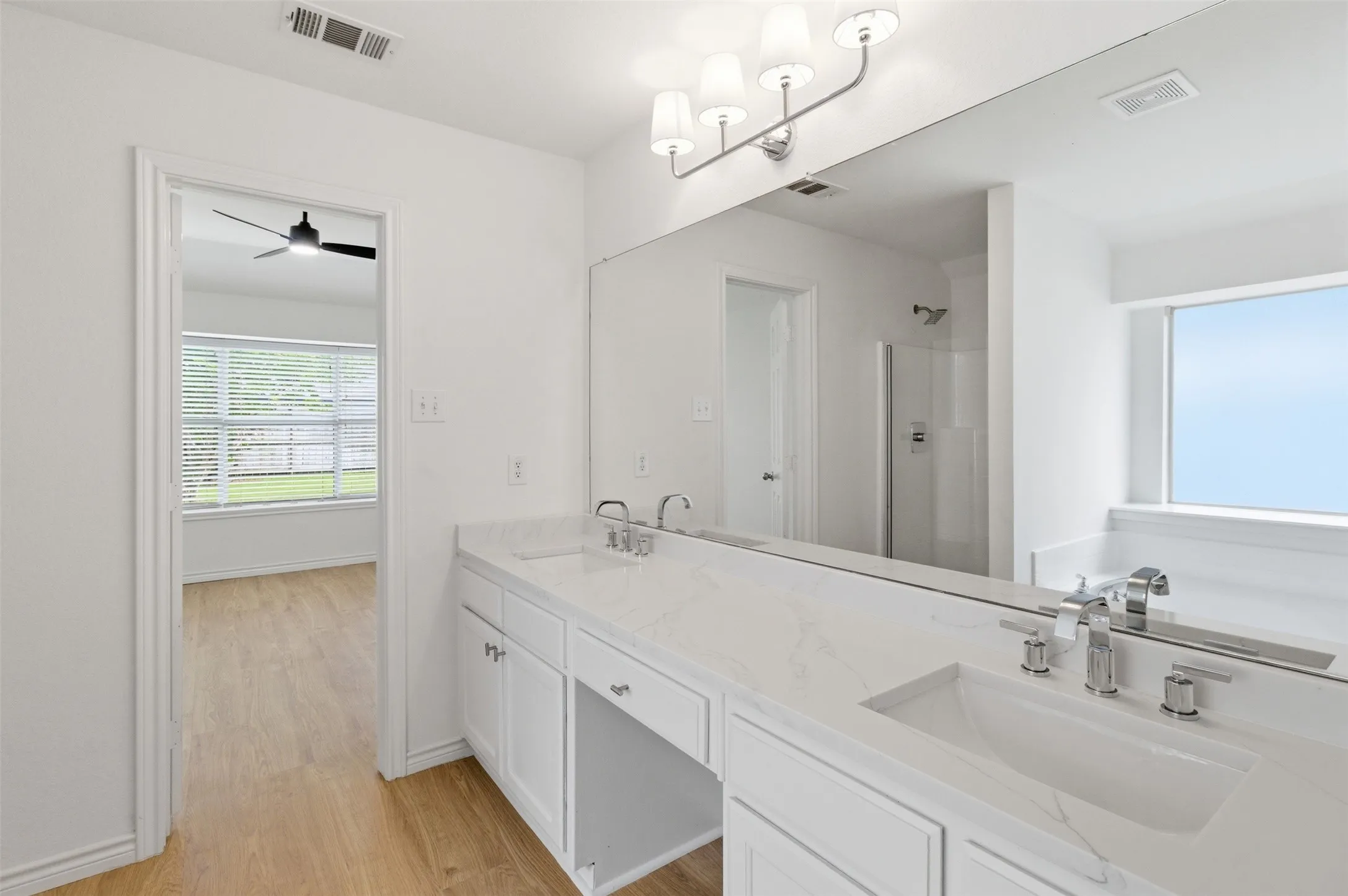 Single Family Residence For Sale in Collin County , 924 Bowie Drive, Lavon, Texas 75166, 3 Bedroom, 2 Bathroom, 2 Garage spaces, 1,518 Sqft, built in 2008, mls#21264034, Real Estate Agent in Lavon, Homes For Sale in Collin county, Homes For Sale in Lavon, Realtor in Lavon Texas, Real Estate Brokerage Independent Realty Texas, Luminita Cordes Realtor