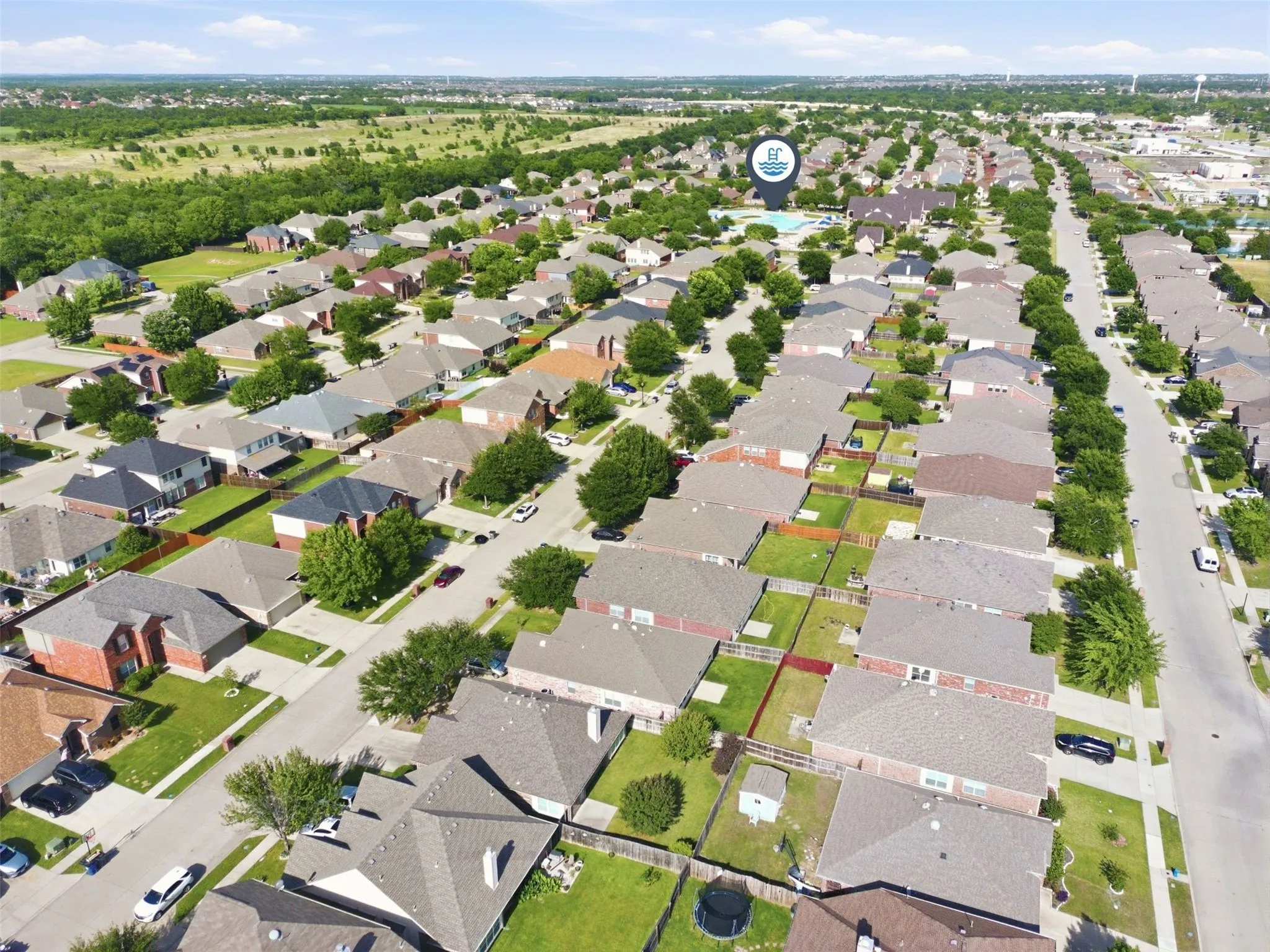 Single Family Residence For Sale in Collin County , 924 Bowie Drive, Lavon, Texas 75166, 3 Bedroom, 2 Bathroom, 2 Garage spaces, 1,518 Sqft, built in 2008, mls#21264034, Real Estate Agent in Lavon, Homes For Sale in Collin county, Homes For Sale in Lavon, Realtor in Lavon Texas, Real Estate Brokerage Independent Realty Texas, Luminita Cordes Realtor
