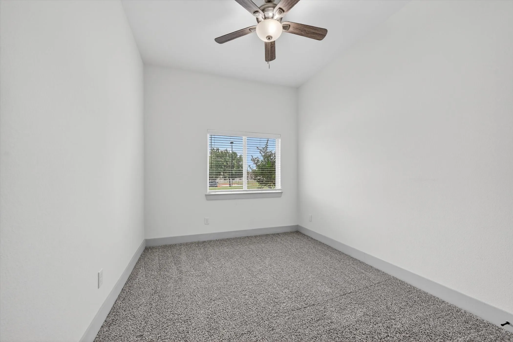 Townhouse For Sale in Collin County , 6027 Rivendell Drive, Frisco, Texas 75035, 4 Bedroom, 3 Bathroom, 2 Garage spaces, 2,154 Sqft, built in 2021, mls#21263747, Real Estate Agent in Frisco, Homes For Sale in Collin county, Homes For Sale in Frisco, Realtor in Frisco Texas, Real Estate Brokerage Independent Realty Texas, Luminita Cordes Realtor