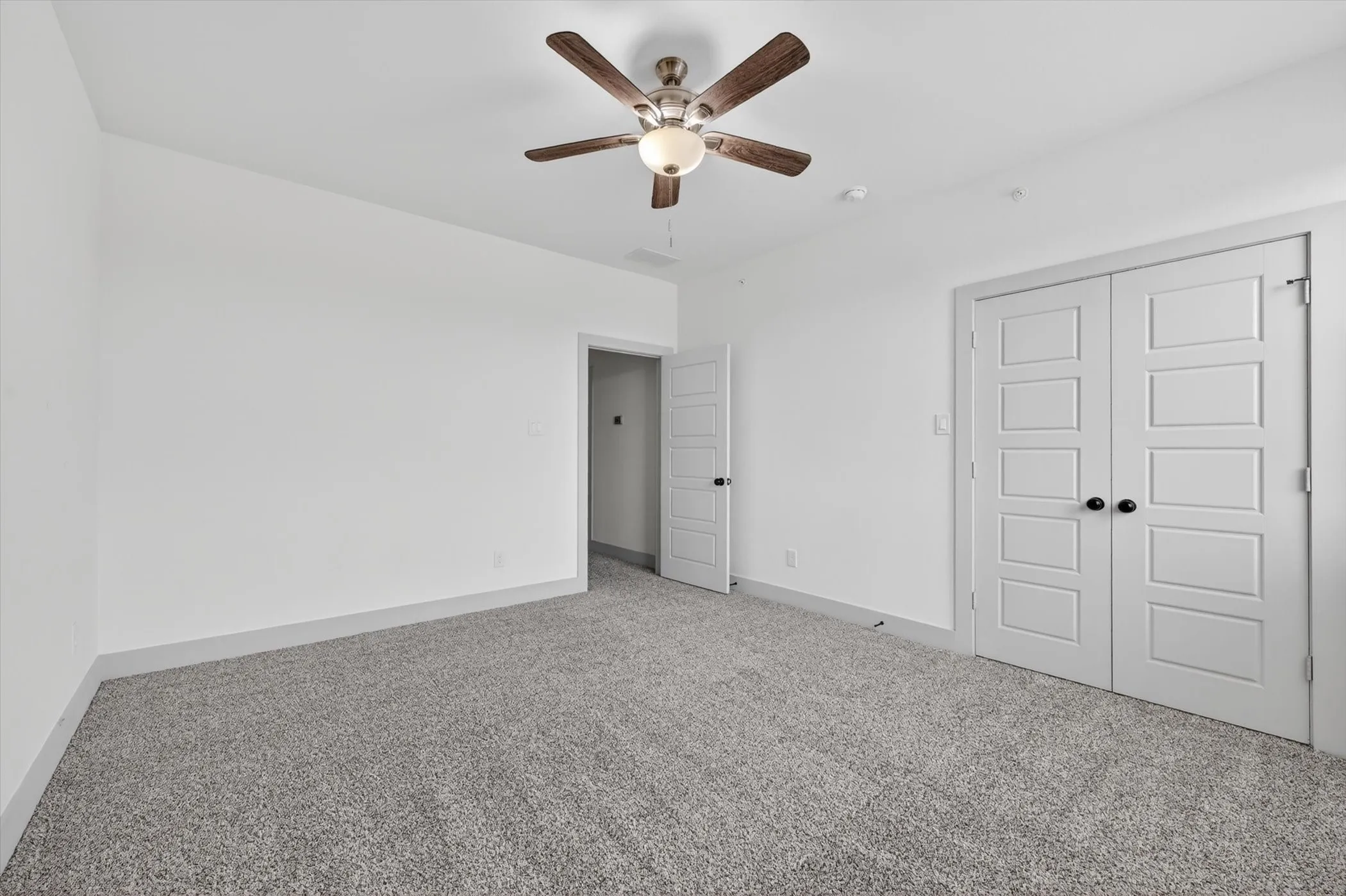 Townhouse For Sale in Collin County , 6027 Rivendell Drive, Frisco, Texas 75035, 4 Bedroom, 3 Bathroom, 2 Garage spaces, 2,154 Sqft, built in 2021, mls#21263747, Real Estate Agent in Frisco, Homes For Sale in Collin county, Homes For Sale in Frisco, Realtor in Frisco Texas, Real Estate Brokerage Independent Realty Texas, Luminita Cordes Realtor