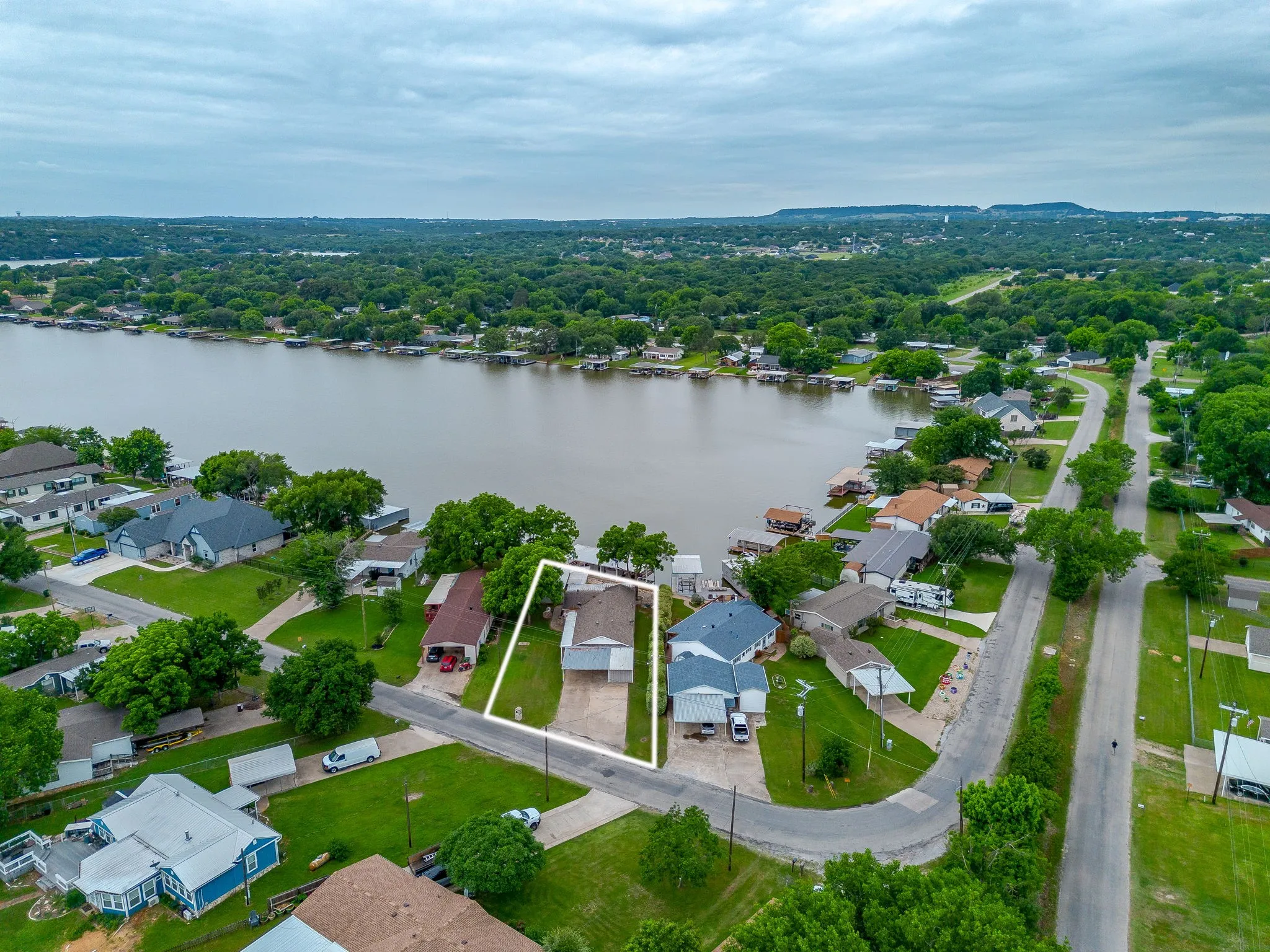 Waterfront property with direct lake access