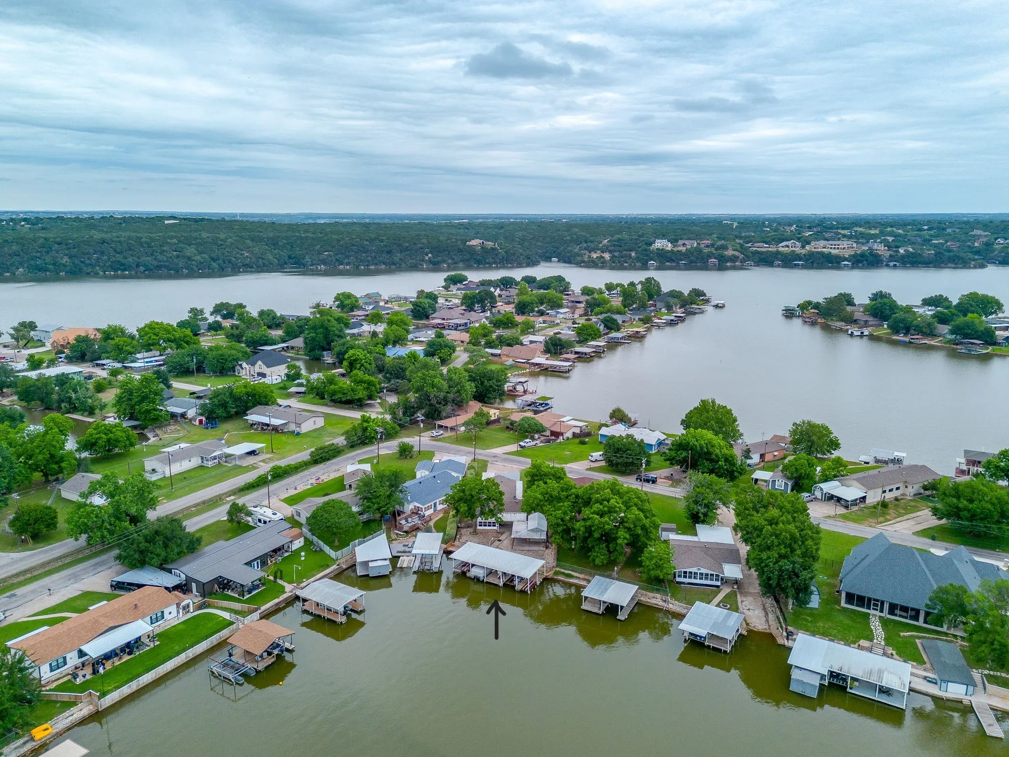 Mobile Home For Sale in Hood County , 4006 Lands End Court, Granbury, Texas 76048, 4 Bedroom, 2 Bathroom, Garage spaces, 1,629 Sqft, built in 1969, mls#21263065, Real Estate Agent in Granbury, Homes For Sale in Hood county, Homes For Sale in Granbury, Realtor in Granbury Texas, Real Estate Brokerage Independent Realty Texas, Luminita Cordes Realtor
