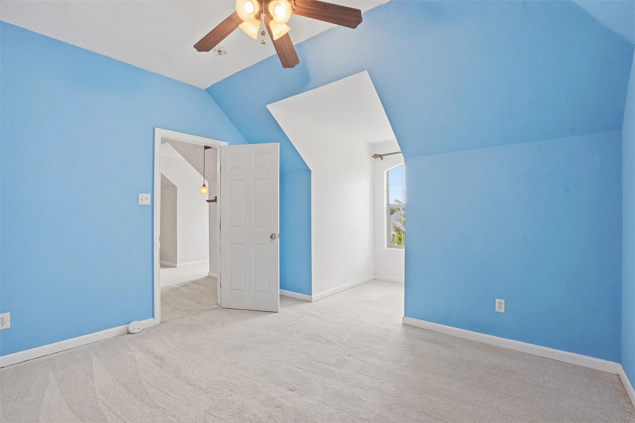 Second floor 2nd primary suite.