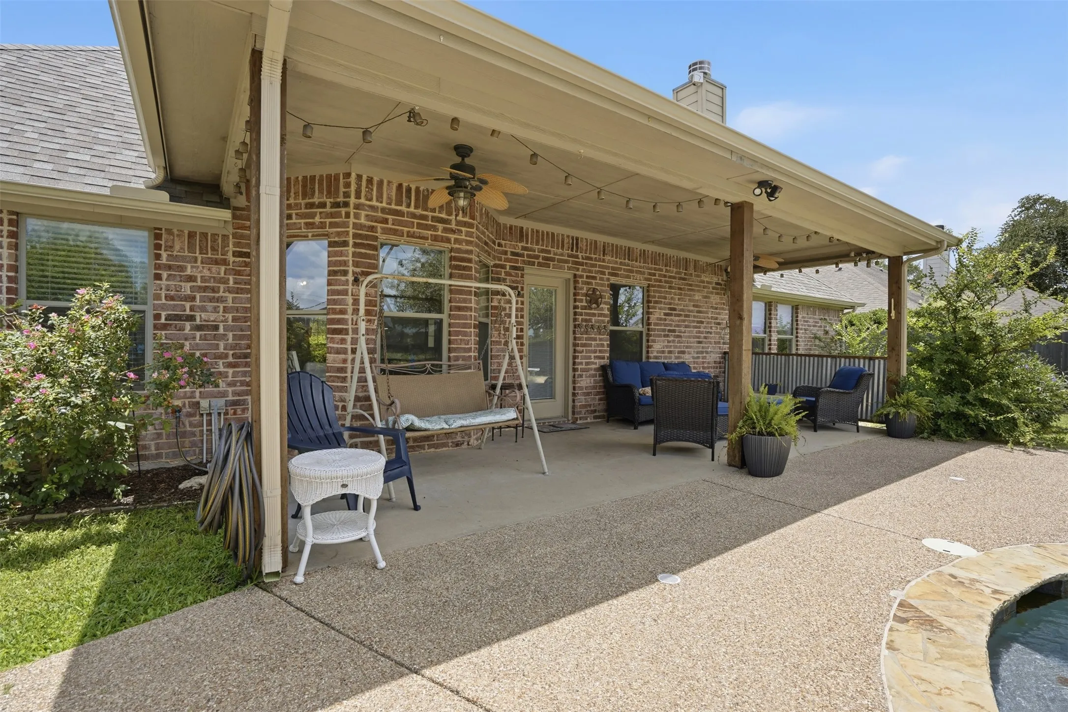 Single Family Residence For Sale in Parker County , 107 Clyde Drive, Aledo, Texas 76008, 5 Bedroom, 3 Bathroom, 2 Garage spaces, 2,766 Sqft, built in 2003, mls#21261192, Real Estate Agent in Aledo, Homes For Sale in Parker county, Homes For Sale in Aledo, Realtor in Aledo Texas, Real Estate Brokerage Independent Realty Texas, Luminita Cordes Realtor