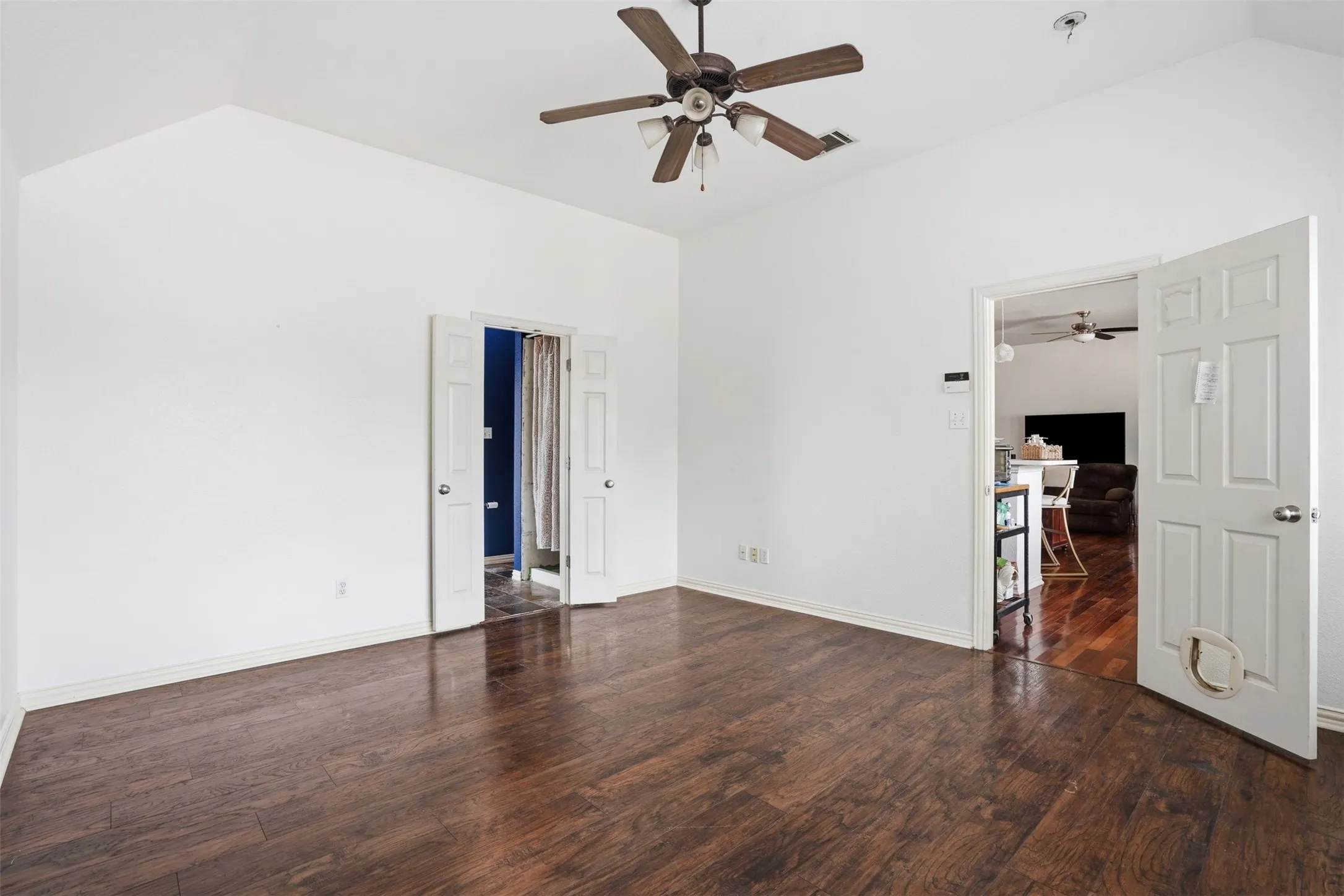 Single Family Residence For Sale in Parker County , 107 Clyde Drive, Aledo, Texas 76008, 5 Bedroom, 3 Bathroom, 2 Garage spaces, 2,766 Sqft, built in 2003, mls#21261192, Real Estate Agent in Aledo, Homes For Sale in Parker county, Homes For Sale in Aledo, Realtor in Aledo Texas, Real Estate Brokerage Independent Realty Texas, Luminita Cordes Realtor