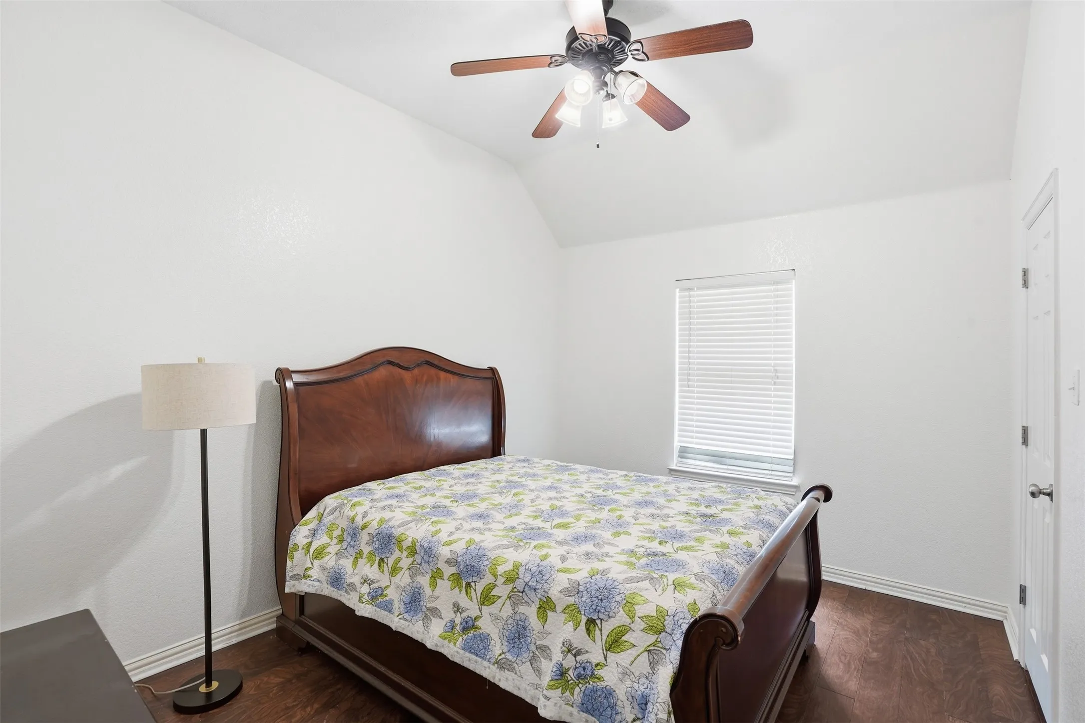 Middle bedroom 1st floor.