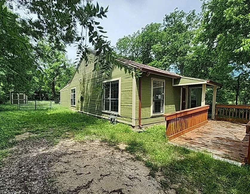 Single Family Residence For Sale in Johnson County , 218 S Buffalo Avenue, Cleburne, Texas 76033, 3 Bedroom, 2 Bathroom, Garage spaces, 1,510 Sqft, built in 1945, mls#21263744, Real Estate Agent in Cleburne, Homes For Sale in Johnson county, Homes For Sale in Cleburne, Realtor in Cleburne Texas, Real Estate Brokerage Independent Realty Texas, Luminita Cordes Realtor