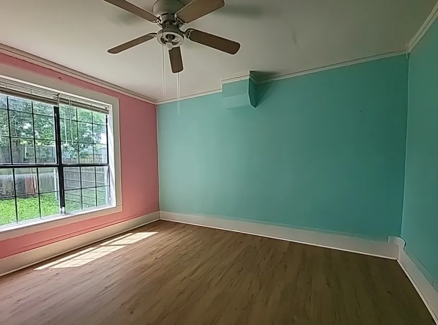 Single Family Residence For Sale in Johnson County , 218 S Buffalo Avenue, Cleburne, Texas 76033, 3 Bedroom, 2 Bathroom, Garage spaces, 1,510 Sqft, built in 1945, mls#21263744, Real Estate Agent in Cleburne, Homes For Sale in Johnson county, Homes For Sale in Cleburne, Realtor in Cleburne Texas, Real Estate Brokerage Independent Realty Texas, Luminita Cordes Realtor