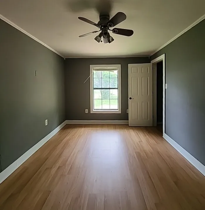 Single Family Residence For Sale in Johnson County , 218 S Buffalo Avenue, Cleburne, Texas 76033, 3 Bedroom, 2 Bathroom, Garage spaces, 1,510 Sqft, built in 1945, mls#21263744, Real Estate Agent in Cleburne, Homes For Sale in Johnson county, Homes For Sale in Cleburne, Realtor in Cleburne Texas, Real Estate Brokerage Independent Realty Texas, Luminita Cordes Realtor