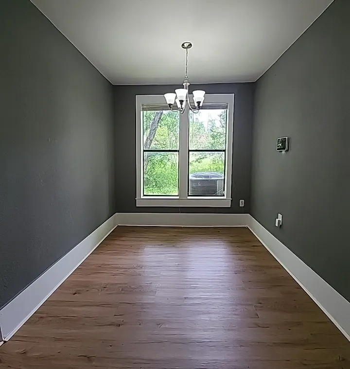 Single Family Residence For Sale in Johnson County , 218 S Buffalo Avenue, Cleburne, Texas 76033, 3 Bedroom, 2 Bathroom, Garage spaces, 1,510 Sqft, built in 1945, mls#21263744, Real Estate Agent in Cleburne, Homes For Sale in Johnson county, Homes For Sale in Cleburne, Realtor in Cleburne Texas, Real Estate Brokerage Independent Realty Texas, Luminita Cordes Realtor