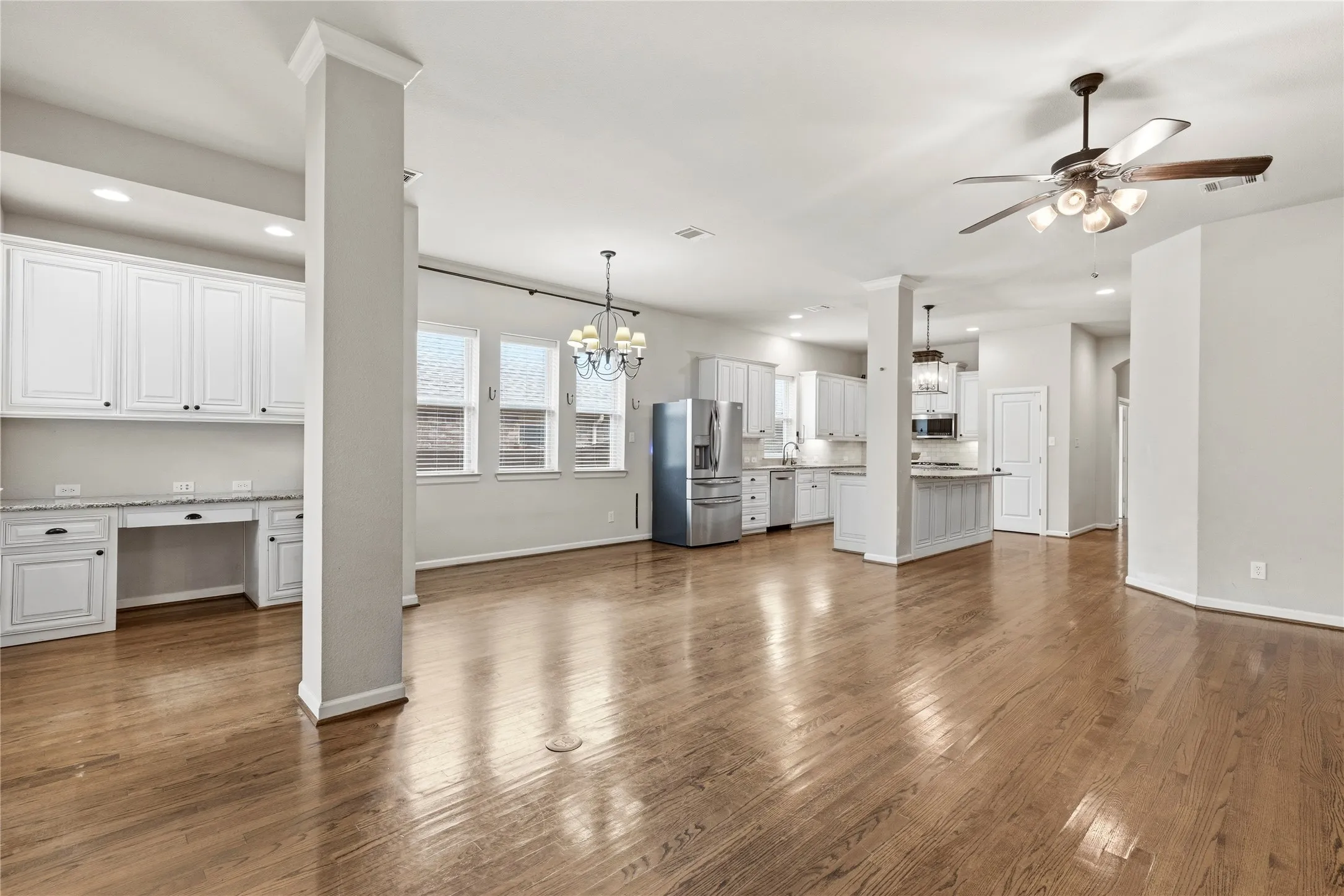 Single Family Residence For Sale in Collin County , 5900 Cranbrook Lane, Mc Kinney, Texas 75070, 5 Bedroom, 4 Bathroom, 2 Garage spaces, 3,012 Sqft, built in 2013, mls#21263768, Real Estate Agent in Mc Kinney, Homes For Sale in Collin county, Homes For Sale in Mc Kinney, Realtor in Mc Kinney Texas, Real Estate Brokerage Independent Realty Texas, Luminita Cordes Realtor