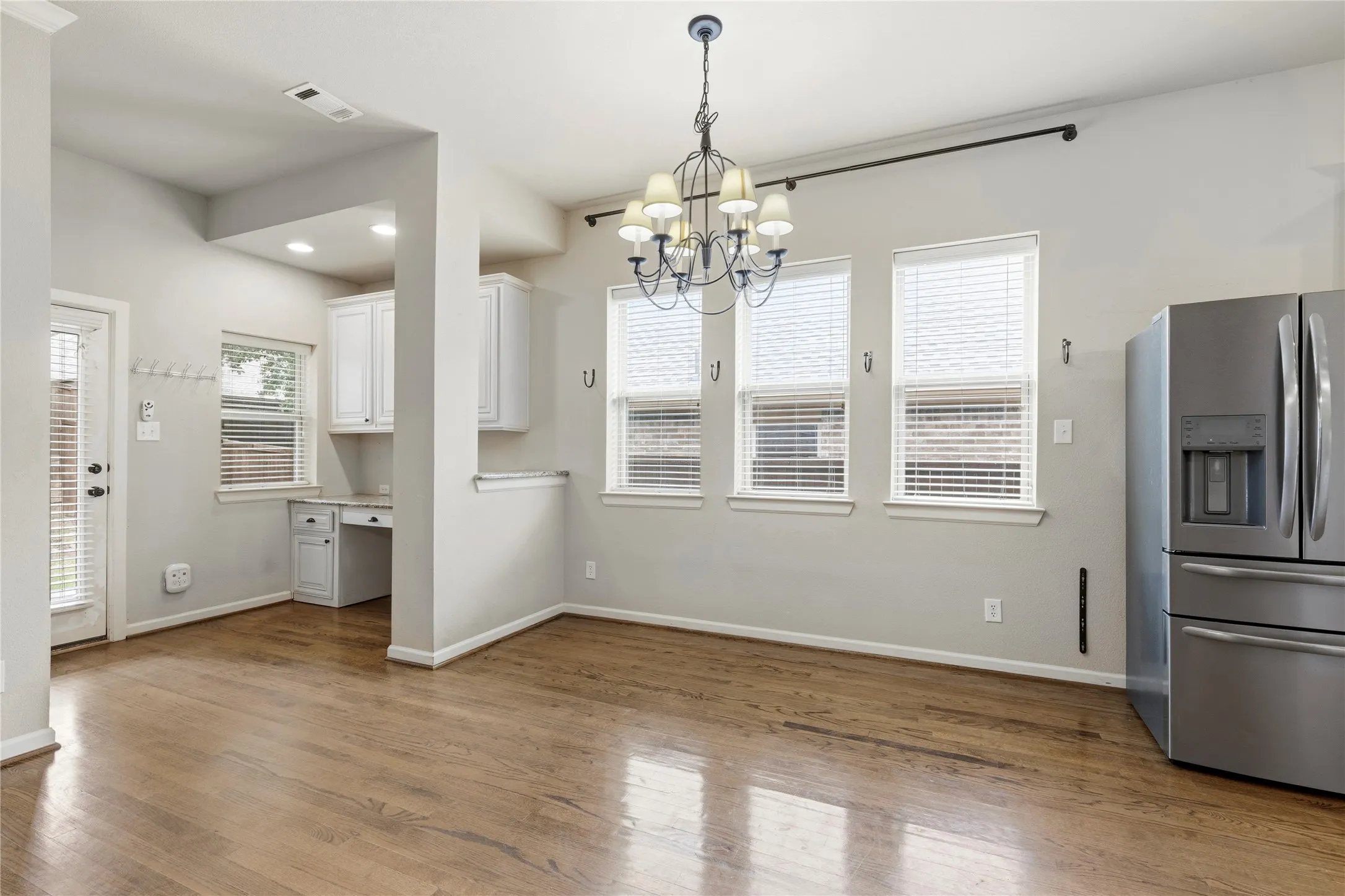 Single Family Residence For Sale in Collin County , 5900 Cranbrook Lane, Mc Kinney, Texas 75070, 5 Bedroom, 4 Bathroom, 2 Garage spaces, 3,012 Sqft, built in 2013, mls#21263768, Real Estate Agent in Mc Kinney, Homes For Sale in Collin county, Homes For Sale in Mc Kinney, Realtor in Mc Kinney Texas, Real Estate Brokerage Independent Realty Texas, Luminita Cordes Realtor