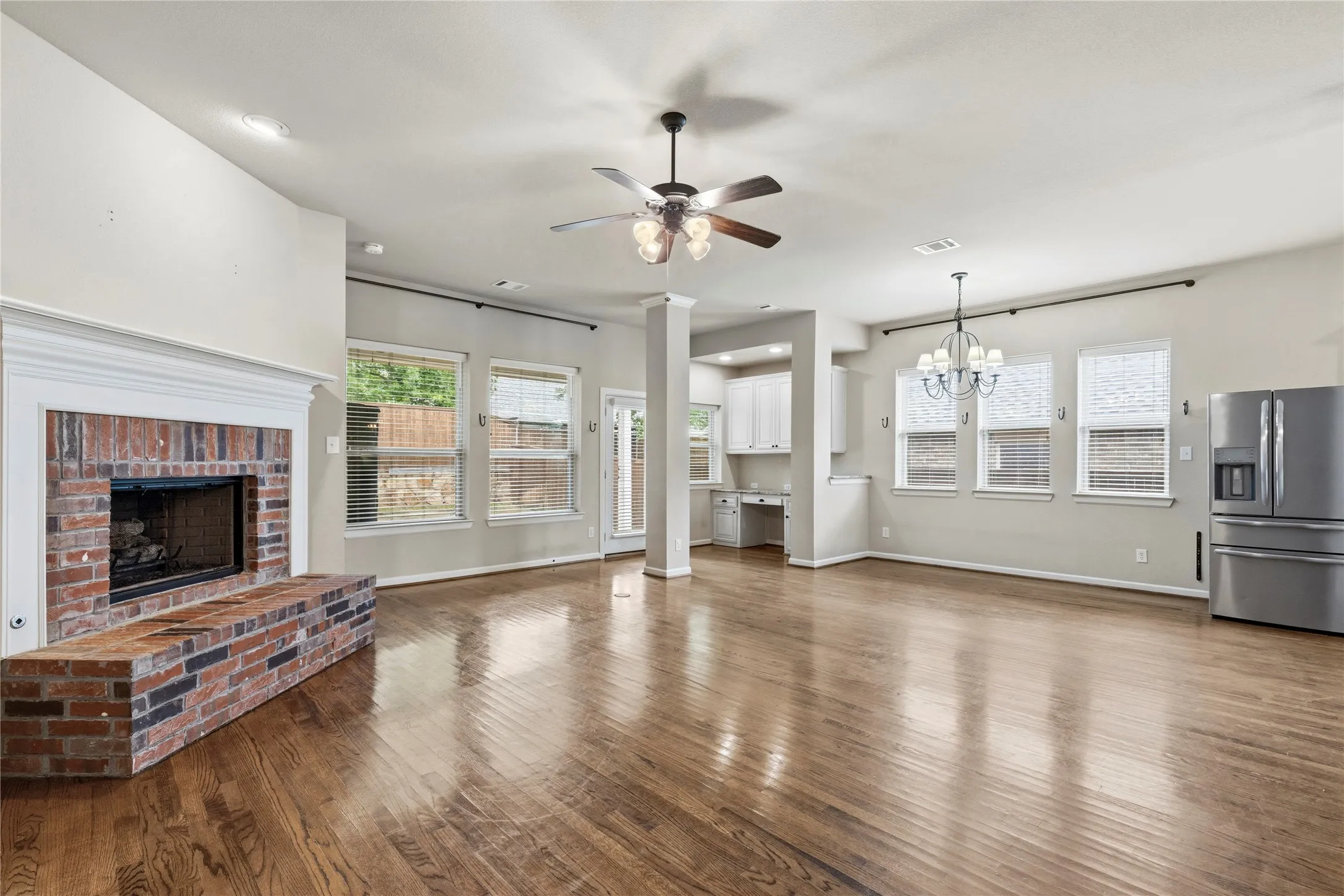 Single Family Residence For Sale in Collin County , 5900 Cranbrook Lane, Mc Kinney, Texas 75070, 5 Bedroom, 4 Bathroom, 2 Garage spaces, 3,012 Sqft, built in 2013, mls#21263768, Real Estate Agent in Mc Kinney, Homes For Sale in Collin county, Homes For Sale in Mc Kinney, Realtor in Mc Kinney Texas, Real Estate Brokerage Independent Realty Texas, Luminita Cordes Realtor
