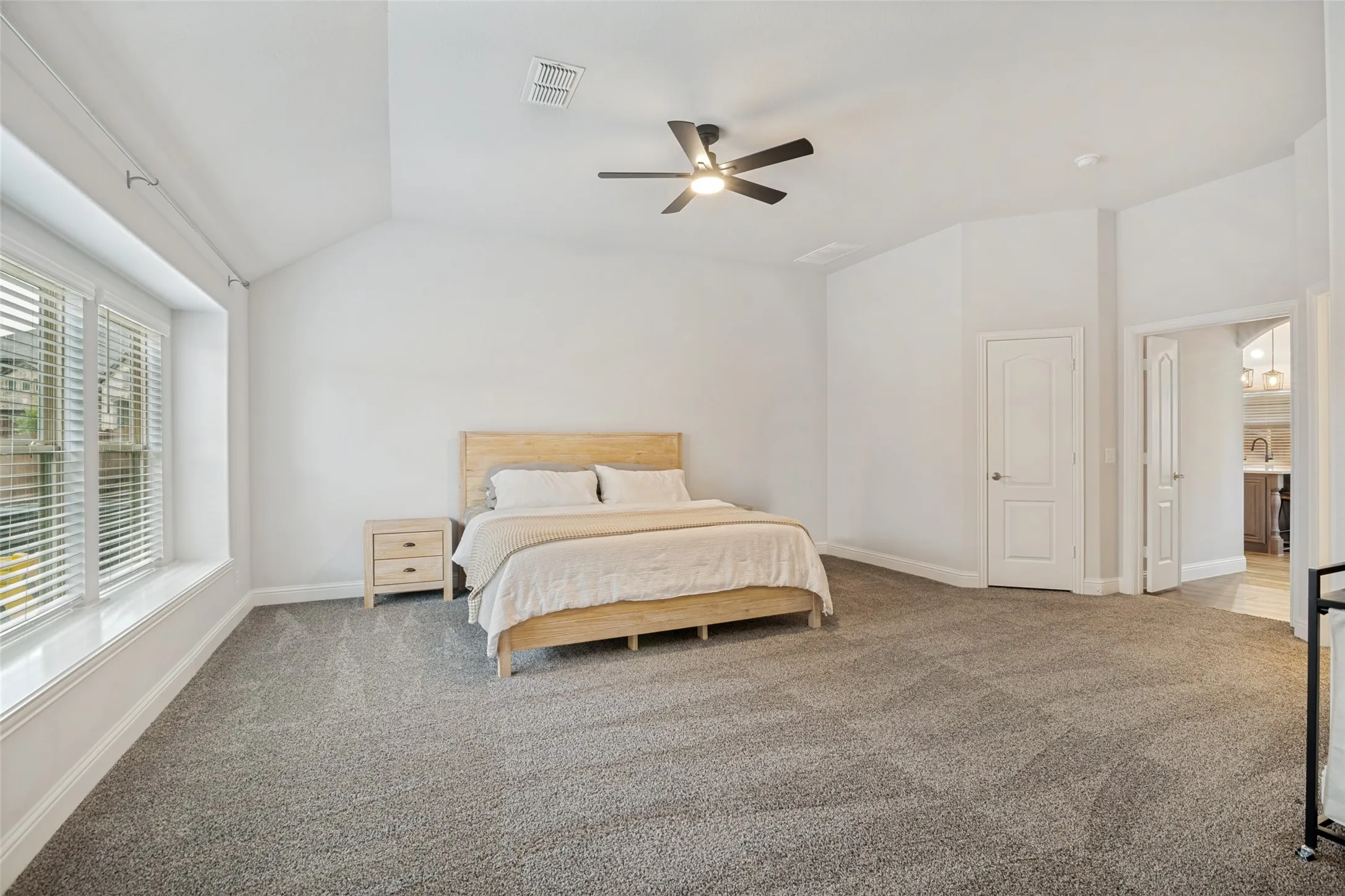 Single Family Residence For Sale in Kaufman County , 3608 Kimberly Court, Forney, Texas 75126, 4 Bedroom, 3 Bathroom, 2 Garage spaces, 2,745 Sqft, built in 2020, mls#21264049, Real Estate Agent in Forney, Homes For Sale in Kaufman county, Homes For Sale in Forney, Realtor in Forney Texas, Real Estate Brokerage Independent Realty Texas, Luminita Cordes Realtor