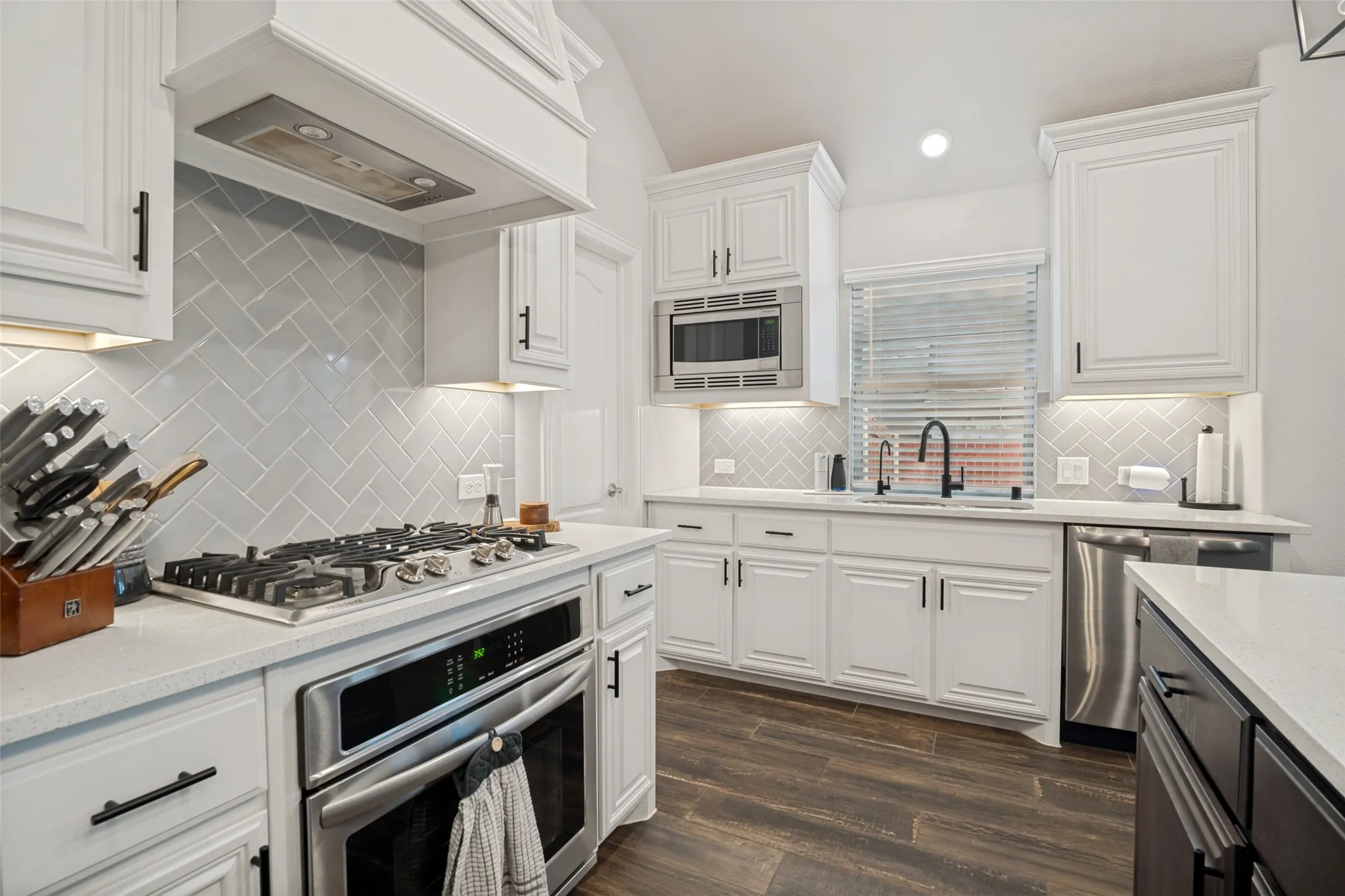 Single Family Residence For Sale in Kaufman County , 3608 Kimberly Court, Forney, Texas 75126, 4 Bedroom, 3 Bathroom, 2 Garage spaces, 2,745 Sqft, built in 2020, mls#21264049, Real Estate Agent in Forney, Homes For Sale in Kaufman county, Homes For Sale in Forney, Realtor in Forney Texas, Real Estate Brokerage Independent Realty Texas, Luminita Cordes Realtor