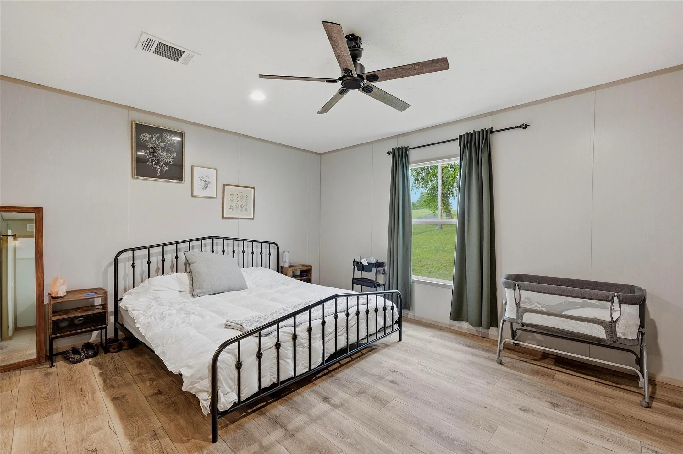 Mobile Home For Sale in Grayson County , 587 Kentucky Town Road, Whitewright, Texas 75491, 4 Bedrooms, 2 Bathrooms, Garage spaces, 1,904 Sqft, built in 2024, Price $339,900, mls#21264095, Real Estate Agent in Whitewright, Homes For Sale in Grayson county, Homes For Sale in Whitewright, Realtor in Whitewright Texas, Real Estate Brokerage Independent Realty Texas, Luminita Cordes Realtor