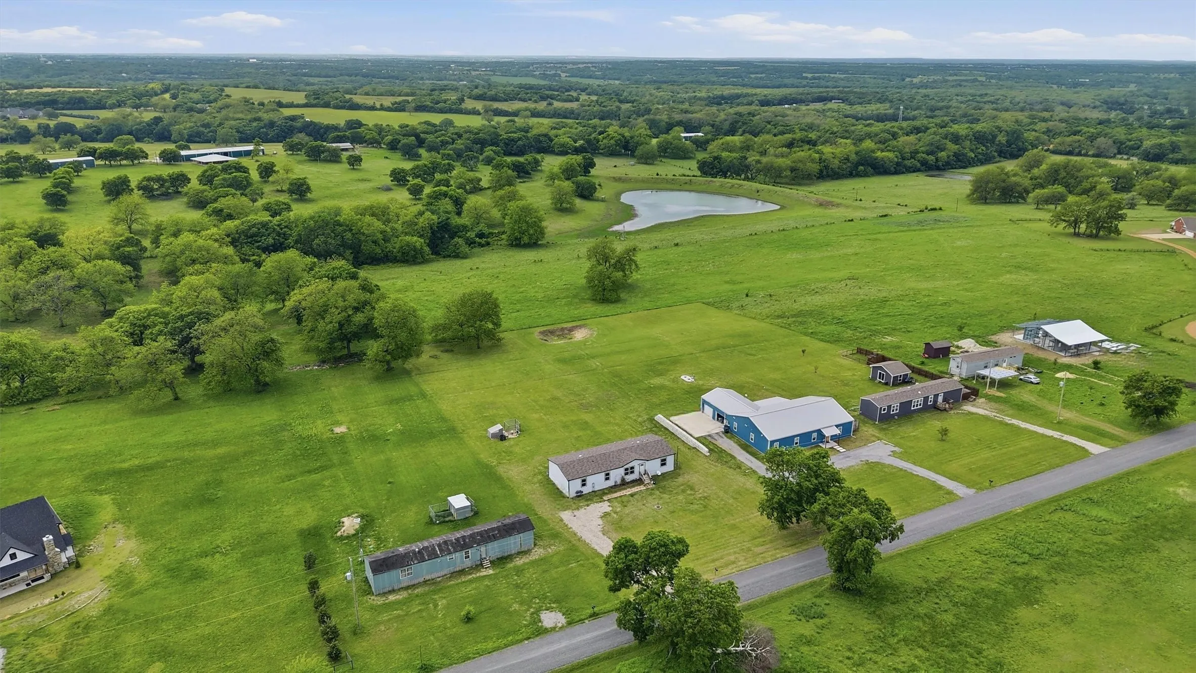 Mobile Home For Sale in Grayson County , 587 Kentucky Town Road, Whitewright, Texas 75491, 4 Bedrooms, 2 Bathrooms, Garage spaces, 1,904 Sqft, built in 2024, Price $339,900, mls#21264095, Real Estate Agent in Whitewright, Homes For Sale in Grayson county, Homes For Sale in Whitewright, Realtor in Whitewright Texas, Real Estate Brokerage Independent Realty Texas, Luminita Cordes Realtor