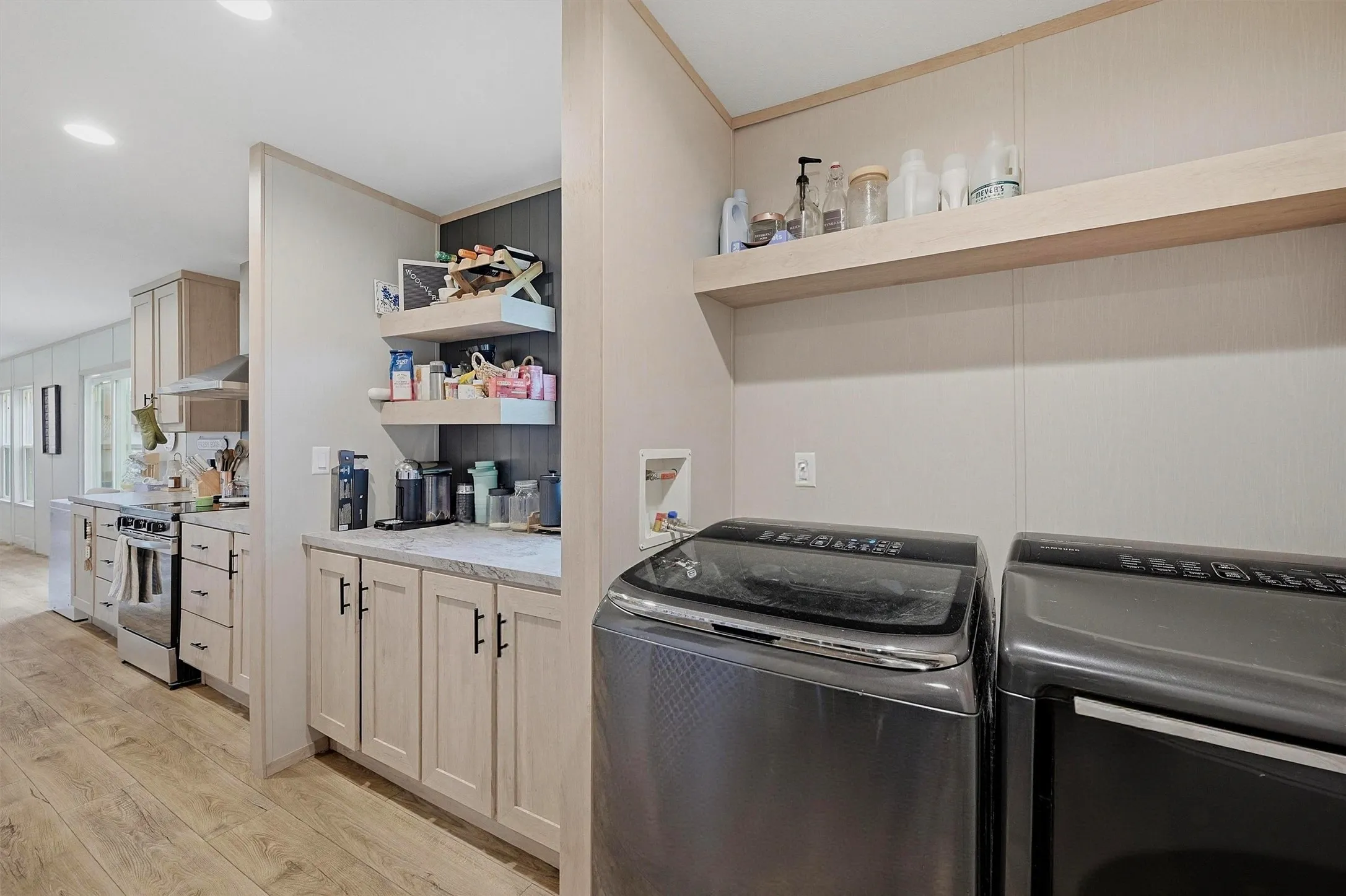 Mobile Home For Sale in Grayson County , 587 Kentucky Town Road, Whitewright, Texas 75491, 4 Bedrooms, 2 Bathrooms, Garage spaces, 1,904 Sqft, built in 2024, Price $339,900, mls#21264095, Real Estate Agent in Whitewright, Homes For Sale in Grayson county, Homes For Sale in Whitewright, Realtor in Whitewright Texas, Real Estate Brokerage Independent Realty Texas, Luminita Cordes Realtor