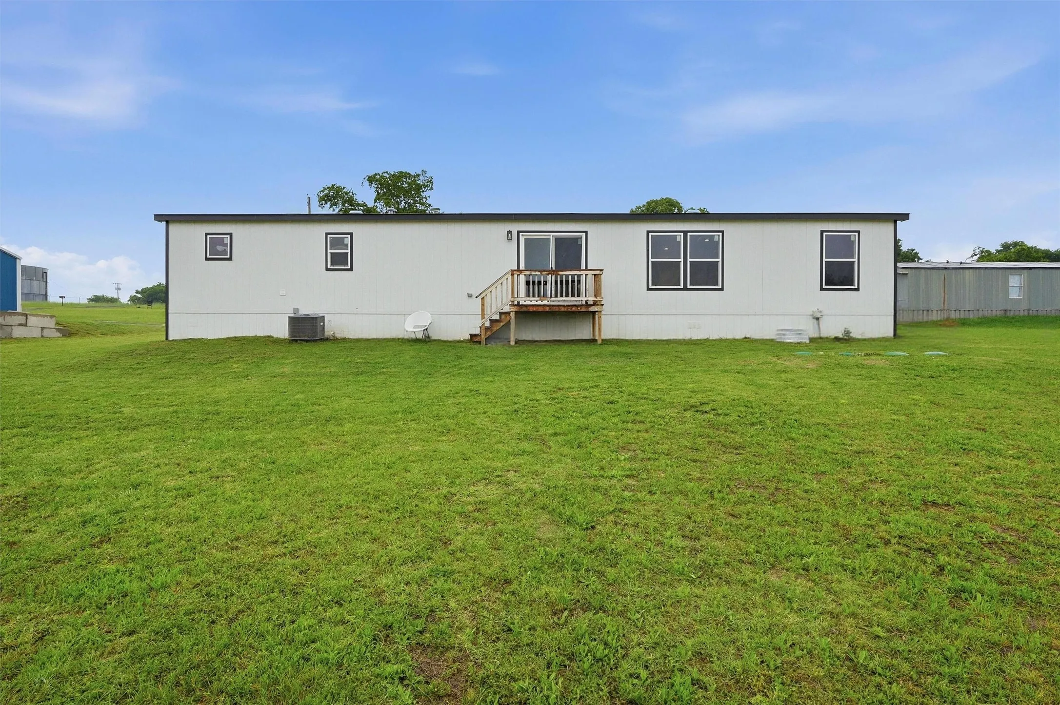 Mobile Home For Sale in Grayson County , 587 Kentucky Town Road, Whitewright, Texas 75491, 4 Bedrooms, 2 Bathrooms, Garage spaces, 1,904 Sqft, built in 2024, Price $339,900, mls#21264095, Real Estate Agent in Whitewright, Homes For Sale in Grayson county, Homes For Sale in Whitewright, Realtor in Whitewright Texas, Real Estate Brokerage Independent Realty Texas, Luminita Cordes Realtor