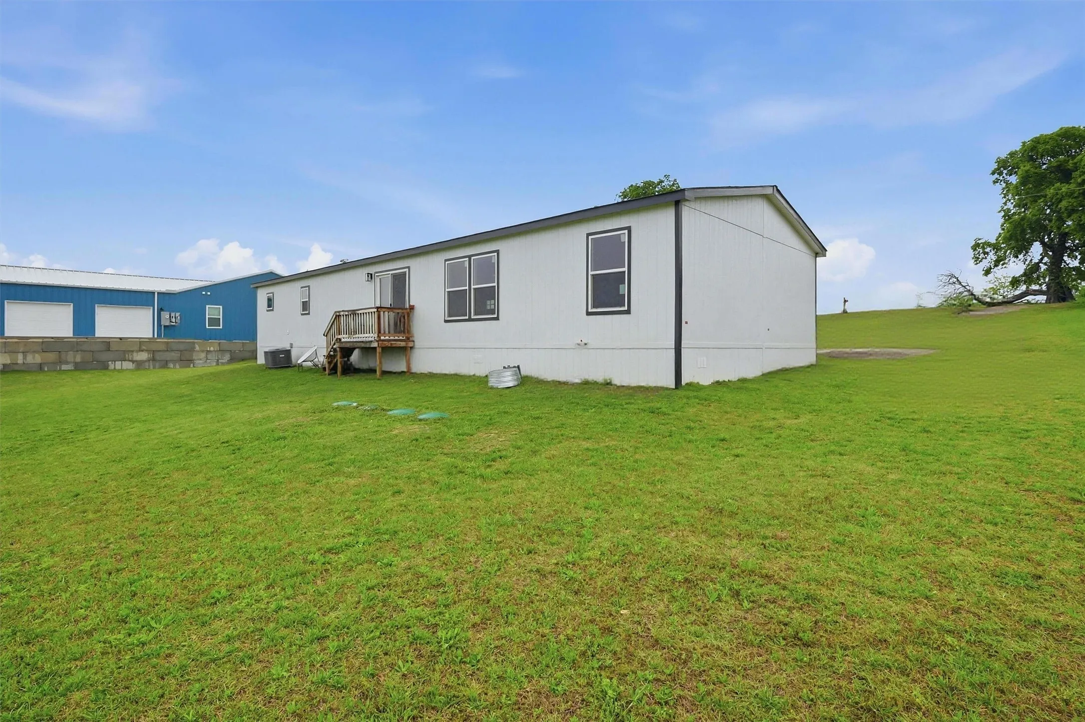 Mobile Home For Sale in Grayson County , 587 Kentucky Town Road, Whitewright, Texas 75491, 4 Bedrooms, 2 Bathrooms, Garage spaces, 1,904 Sqft, built in 2024, Price $339,900, mls#21264095, Real Estate Agent in Whitewright, Homes For Sale in Grayson county, Homes For Sale in Whitewright, Realtor in Whitewright Texas, Real Estate Brokerage Independent Realty Texas, Luminita Cordes Realtor