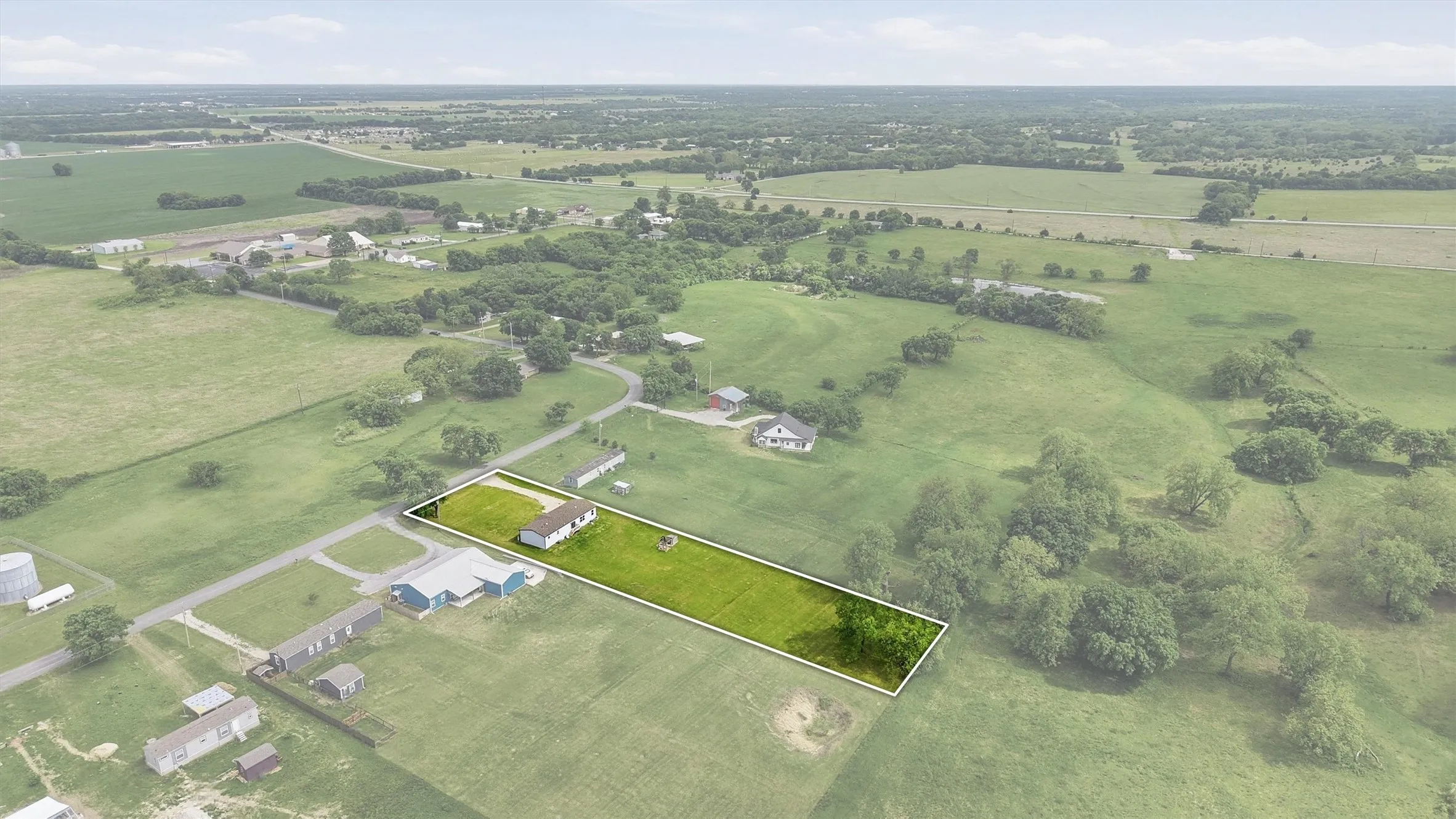 Mobile Home For Sale in Grayson County , 587 Kentucky Town Road, Whitewright, Texas 75491, 4 Bedrooms, 2 Bathrooms, Garage spaces, 1,904 Sqft, built in 2024, Price $339,900, mls#21264095, Real Estate Agent in Whitewright, Homes For Sale in Grayson county, Homes For Sale in Whitewright, Realtor in Whitewright Texas, Real Estate Brokerage Independent Realty Texas, Luminita Cordes Realtor