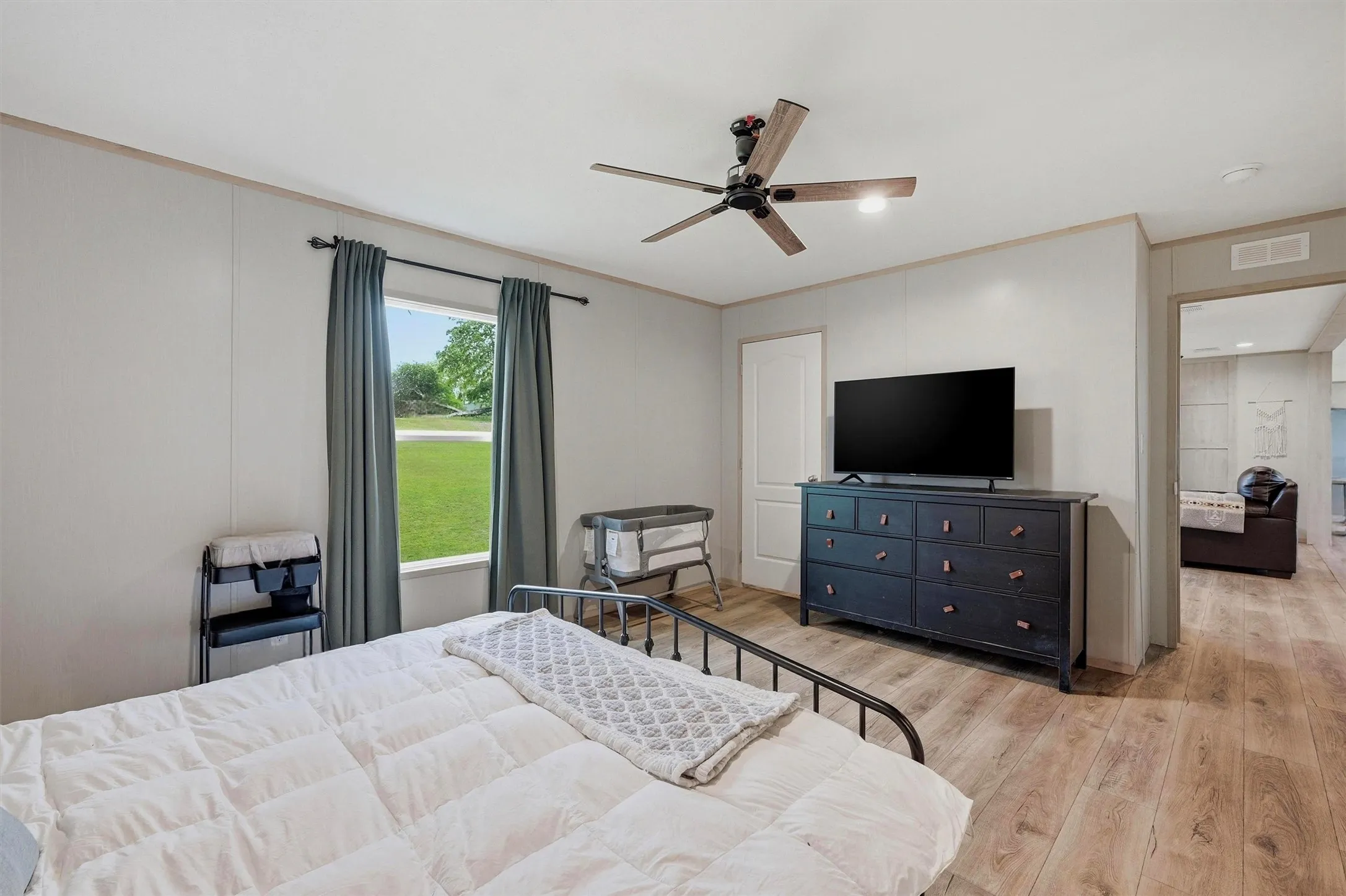 Mobile Home For Sale in Grayson County , 587 Kentucky Town Road, Whitewright, Texas 75491, 4 Bedrooms, 2 Bathrooms, Garage spaces, 1,904 Sqft, built in 2024, Price $339,900, mls#21264095, Real Estate Agent in Whitewright, Homes For Sale in Grayson county, Homes For Sale in Whitewright, Realtor in Whitewright Texas, Real Estate Brokerage Independent Realty Texas, Luminita Cordes Realtor