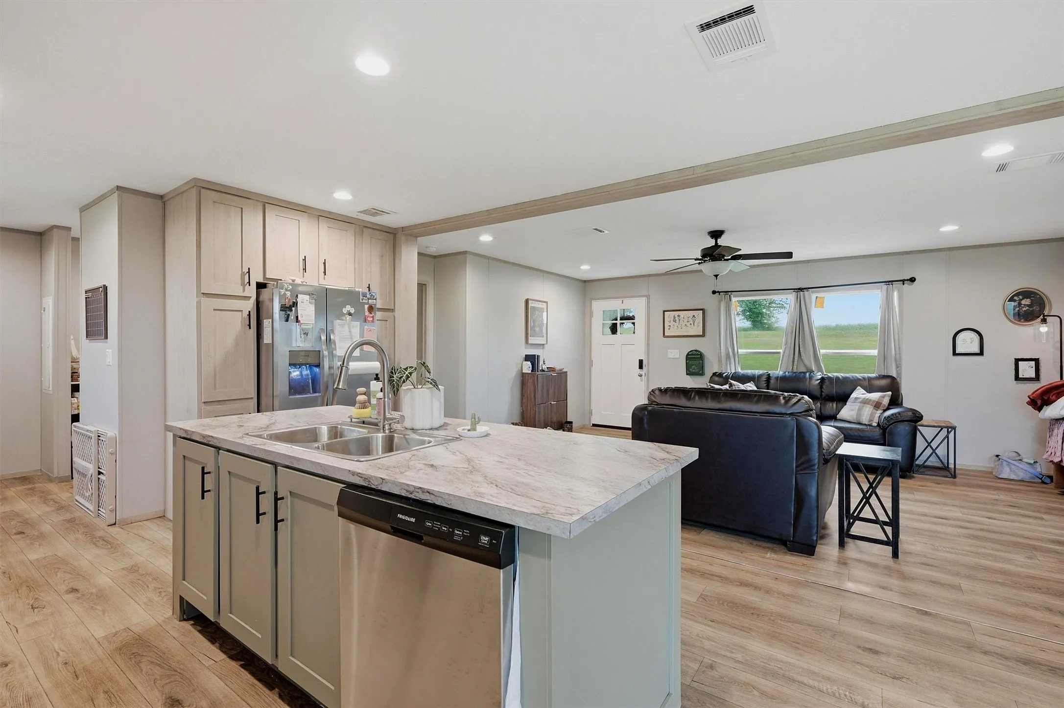 Mobile Home For Sale in Grayson County , 587 Kentucky Town Road, Whitewright, Texas 75491, 4 Bedrooms, 2 Bathrooms, Garage spaces, 1,904 Sqft, built in 2024, Price $339,900, mls#21264095, Real Estate Agent in Whitewright, Homes For Sale in Grayson county, Homes For Sale in Whitewright, Realtor in Whitewright Texas, Real Estate Brokerage Independent Realty Texas, Luminita Cordes Realtor