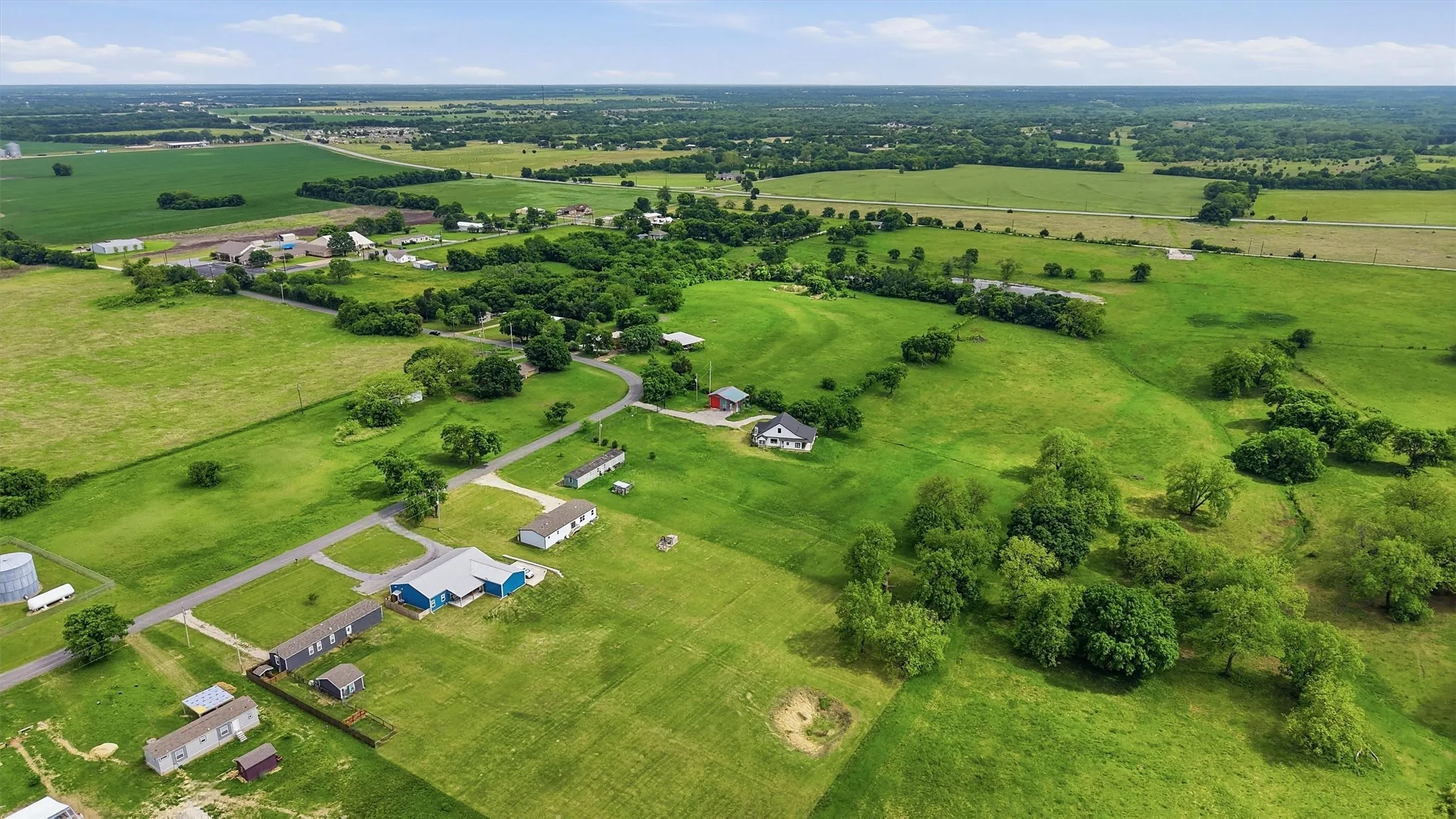 Mobile Home For Sale in Grayson County , 587 Kentucky Town Road, Whitewright, Texas 75491, 4 Bedrooms, 2 Bathrooms, Garage spaces, 1,904 Sqft, built in 2024, Price $339,900, mls#21264095, Real Estate Agent in Whitewright, Homes For Sale in Grayson county, Homes For Sale in Whitewright, Realtor in Whitewright Texas, Real Estate Brokerage Independent Realty Texas, Luminita Cordes Realtor