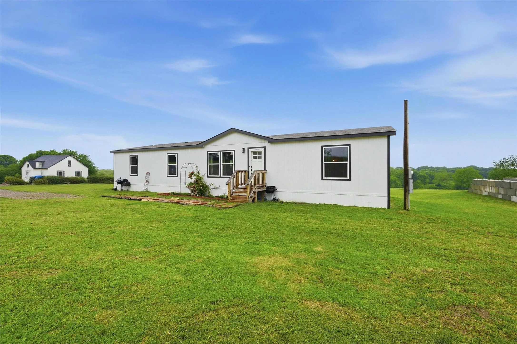 Mobile Home For Sale in Grayson County , 587 Kentucky Town Road, Whitewright, Texas 75491, 4 Bedrooms, 2 Bathrooms, Garage spaces, 1,904 Sqft, built in 2024, Price $339,900, mls#21264095, Real Estate Agent in Whitewright, Homes For Sale in Grayson county, Homes For Sale in Whitewright, Realtor in Whitewright Texas, Real Estate Brokerage Independent Realty Texas, Luminita Cordes Realtor