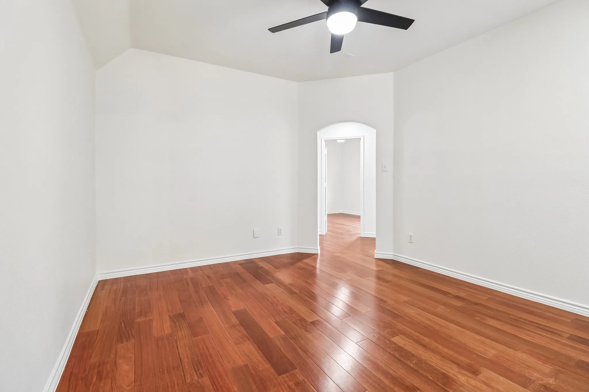 Single Family Residence For Sale in Dallas County , 526 Archer Drive, Coppell, Texas 75019, 3 Bedroom, 3 Bathroom, 2 Garage spaces, 2,200 Sqft, built in 2000, mls#21261701, Real Estate Agent in Coppell, Homes For Sale in Dallas county, Homes For Sale in Coppell, Realtor in Coppell Texas, Real Estate Brokerage Independent Realty Texas, Luminita Cordes Realtor
